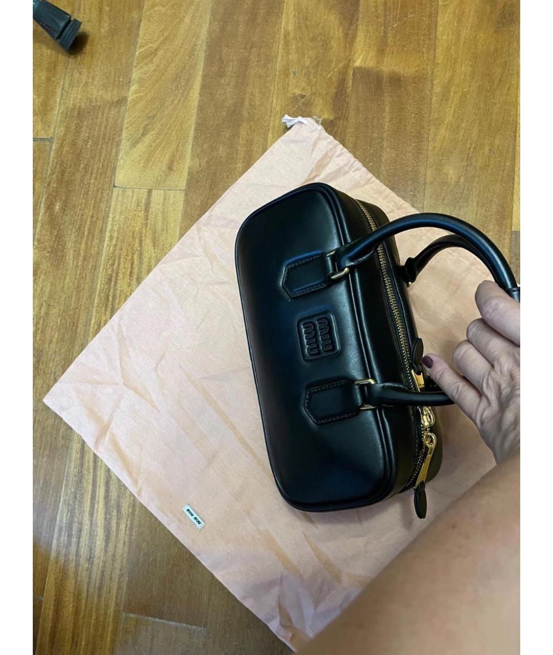MIU MIU Черная кожаная сумка с короткими ручками, фото 2