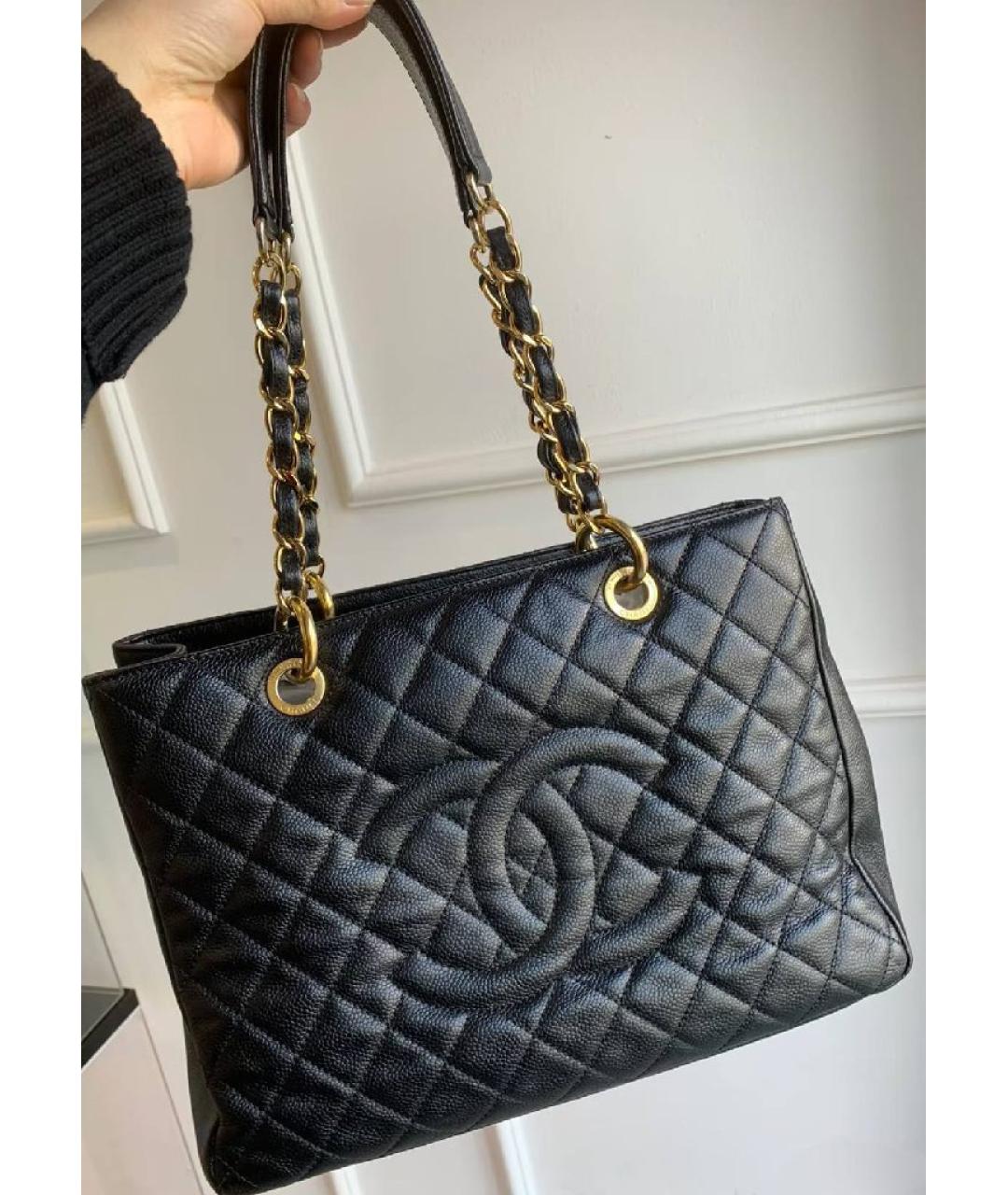 CHANEL Черная кожаная сумка тоут, фото 5