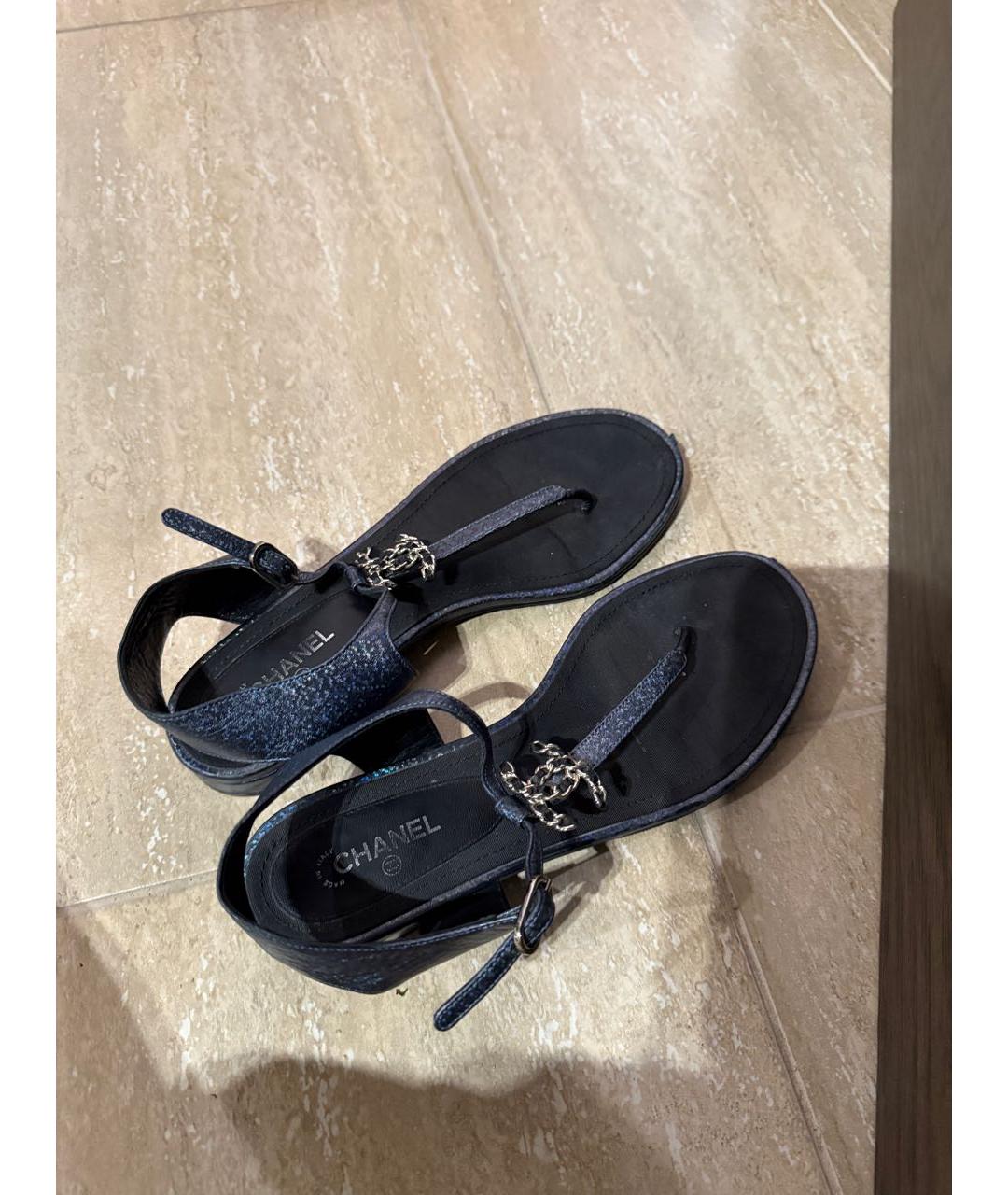 CHANEL Темно-синие кожаные сандалии, фото 4