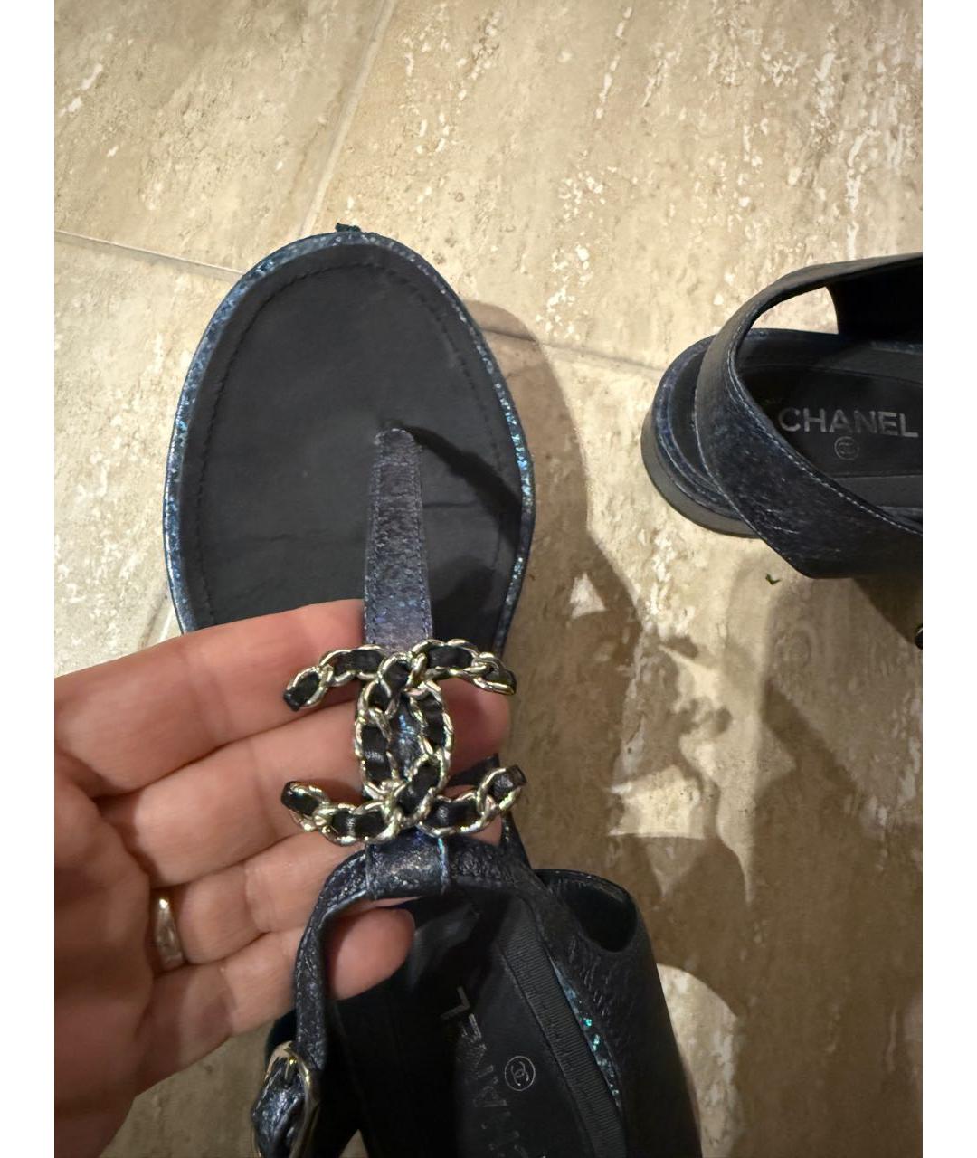 CHANEL Темно-синие кожаные сандалии, фото 5