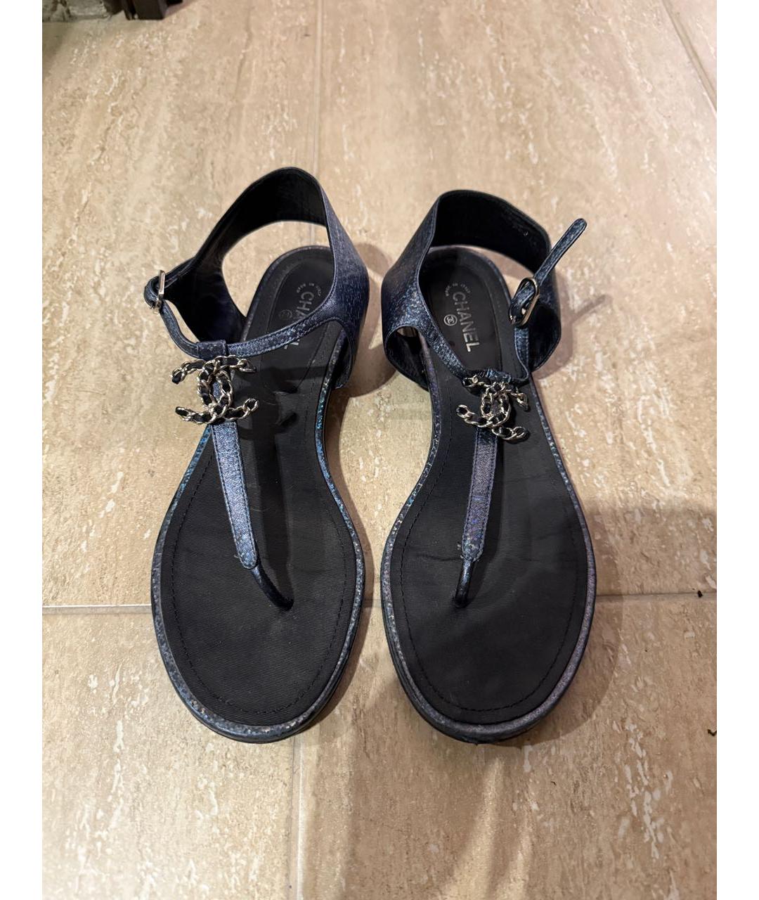 CHANEL Темно-синие кожаные сандалии, фото 2