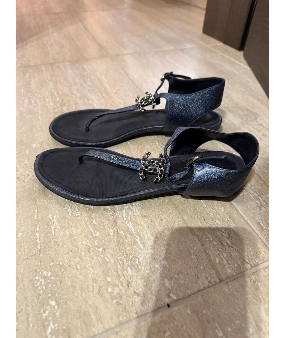 CHANEL Темно-синие кожаные сандалии, фото 3