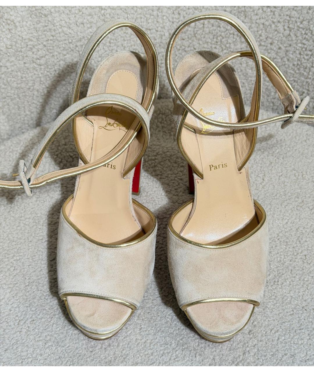 CHRISTIAN LOUBOUTIN Бежевые замшевые босоножки, фото 3
