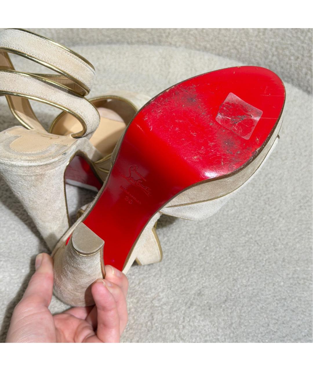 CHRISTIAN LOUBOUTIN Бежевые замшевые босоножки, фото 7