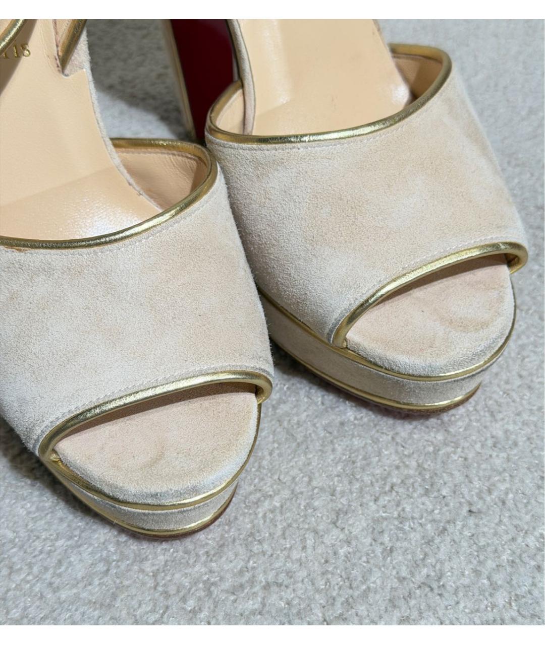 CHRISTIAN LOUBOUTIN Бежевые замшевые босоножки, фото 6