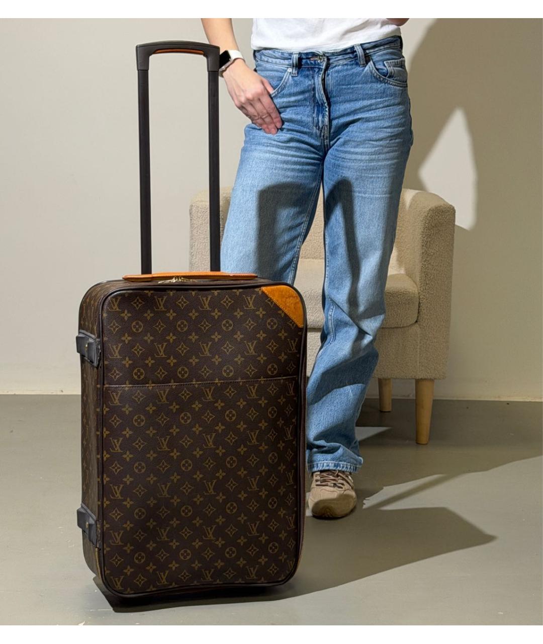 LOUIS VUITTON Коричневый чемодан, фото 8