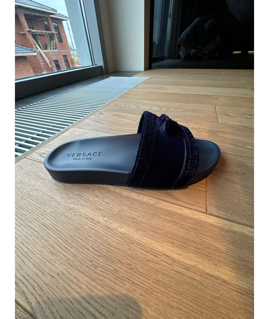 VERSACE Синие бархатные шлепанцы, фото 8