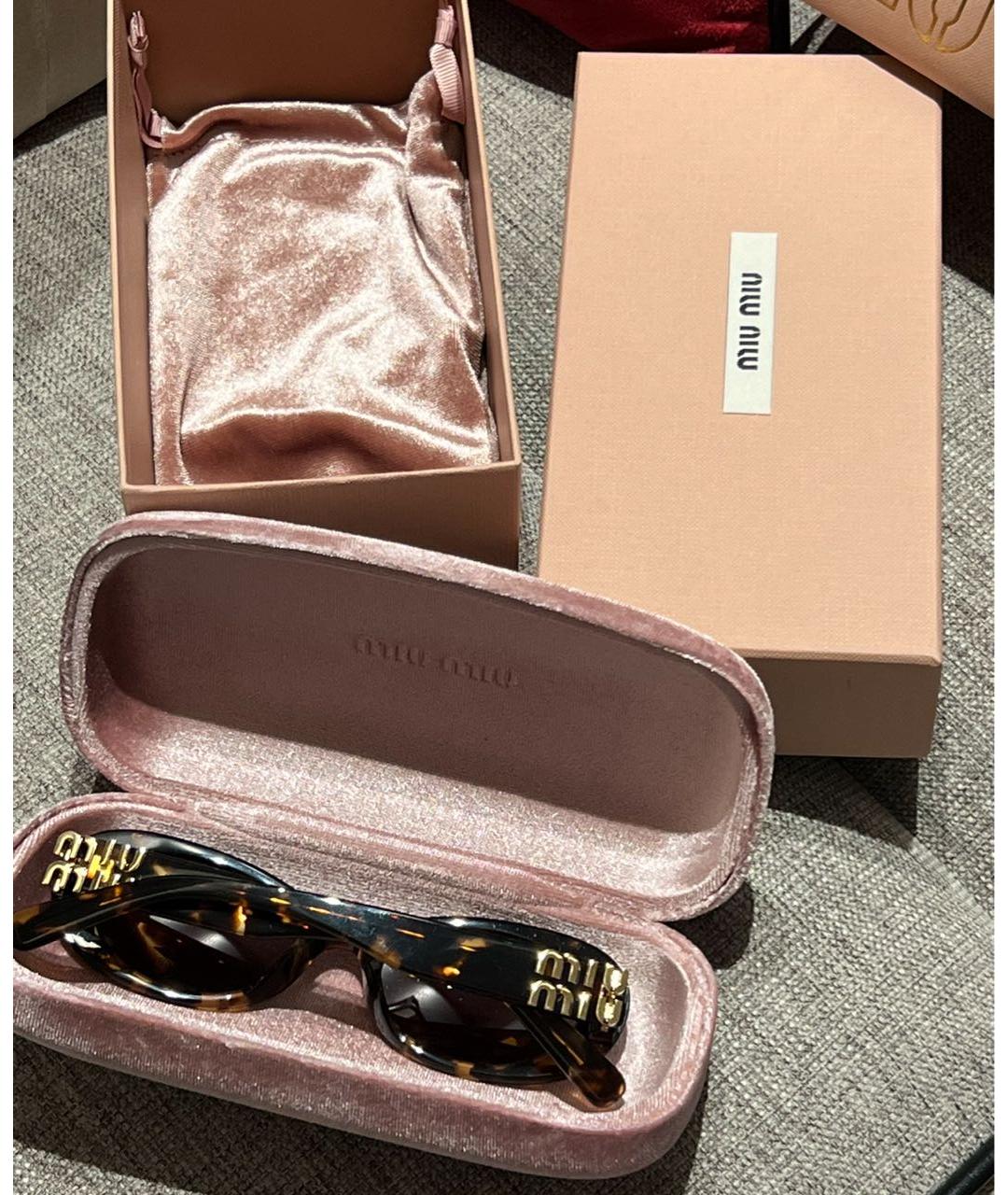 MIU MIU Коричневые пластиковые солнцезащитные очки, фото 4