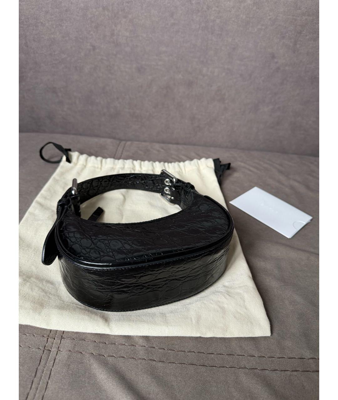 BY FAR Черная сумка с короткими ручками из лакированной кожи, фото 2