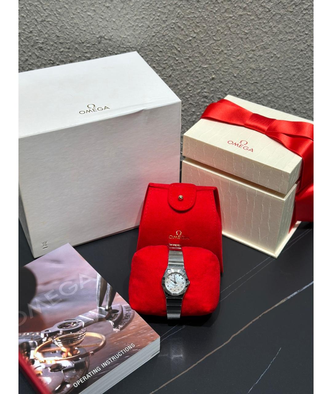 OMEGA Белые металлические часы, фото 2