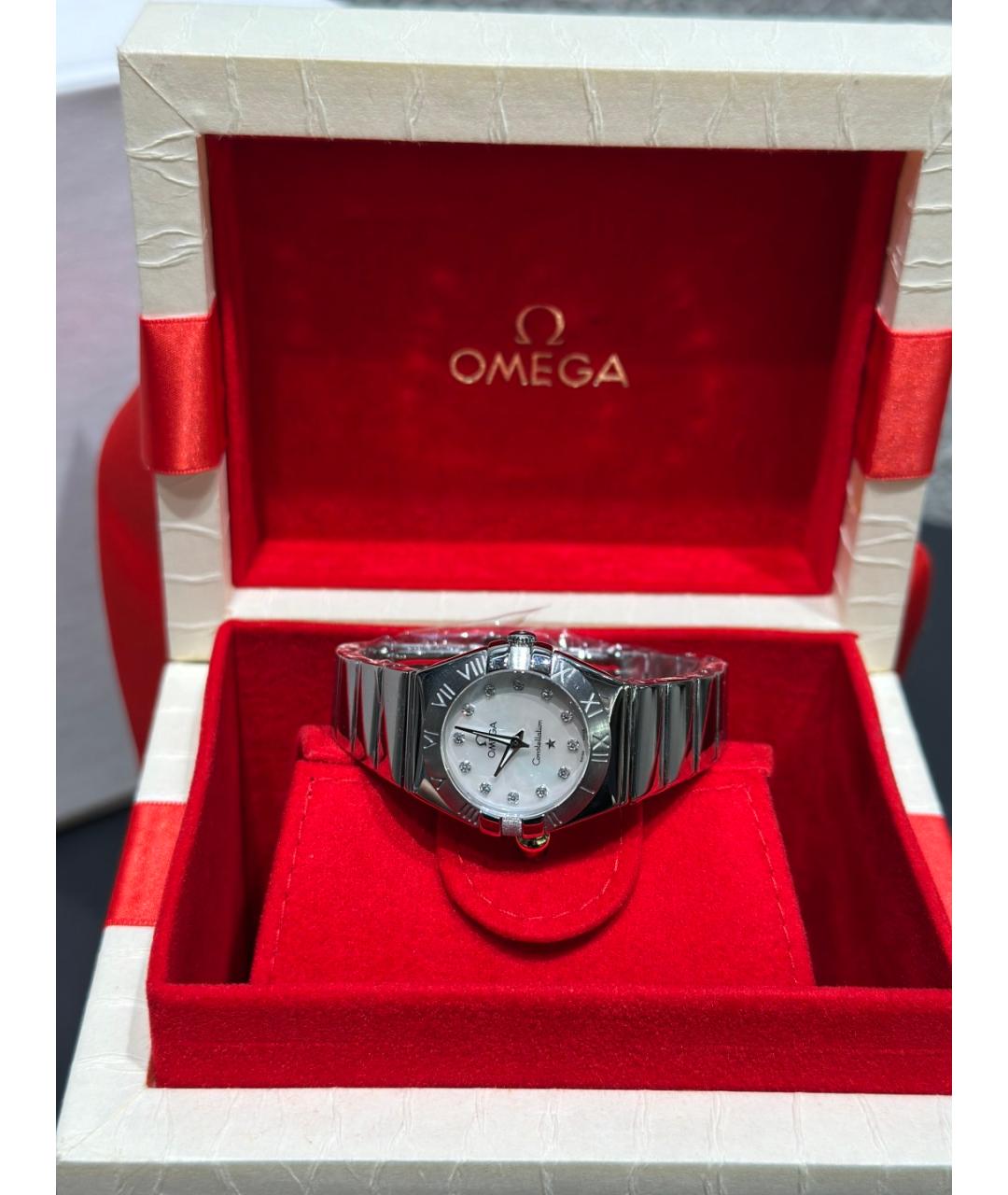 OMEGA Белые металлические часы, фото 3