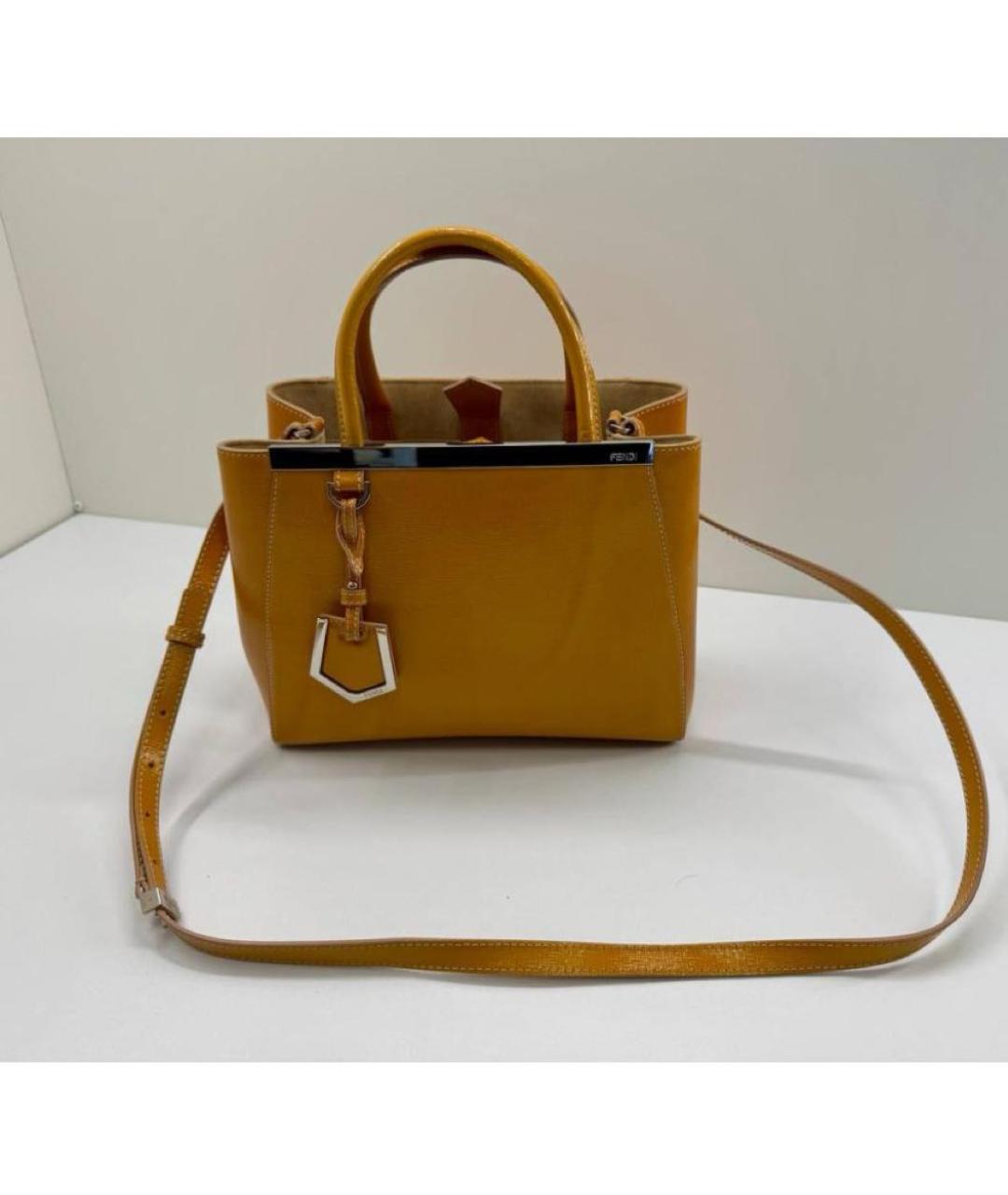 FENDI Горчичная сумка с короткими ручками из лакированной кожи, фото 9