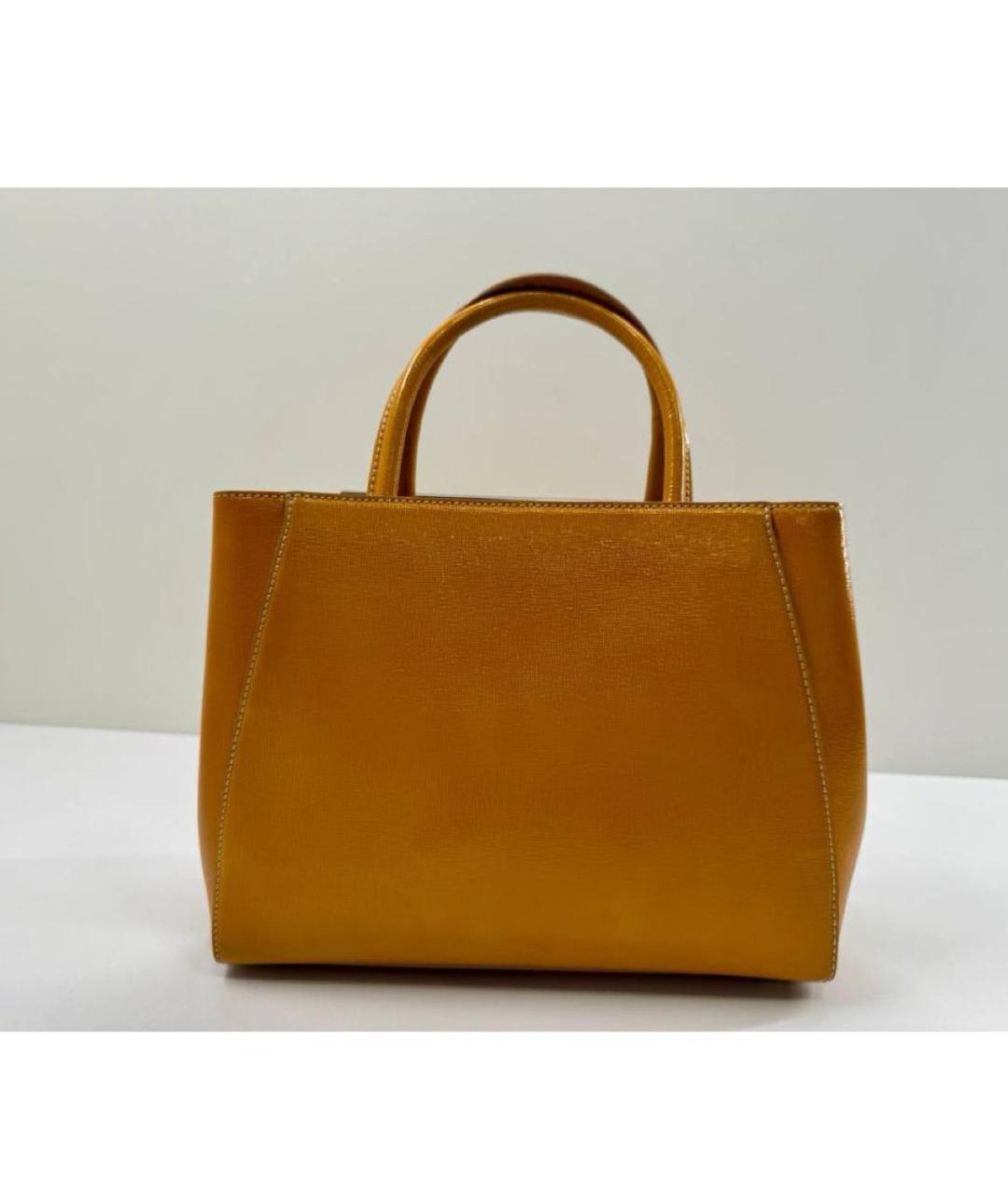 FENDI Горчичная сумка с короткими ручками из лакированной кожи, фото 5