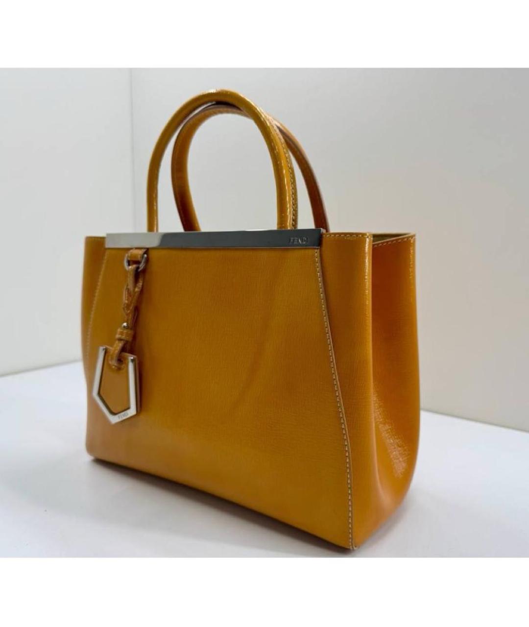 FENDI Горчичная сумка с короткими ручками из лакированной кожи, фото 7