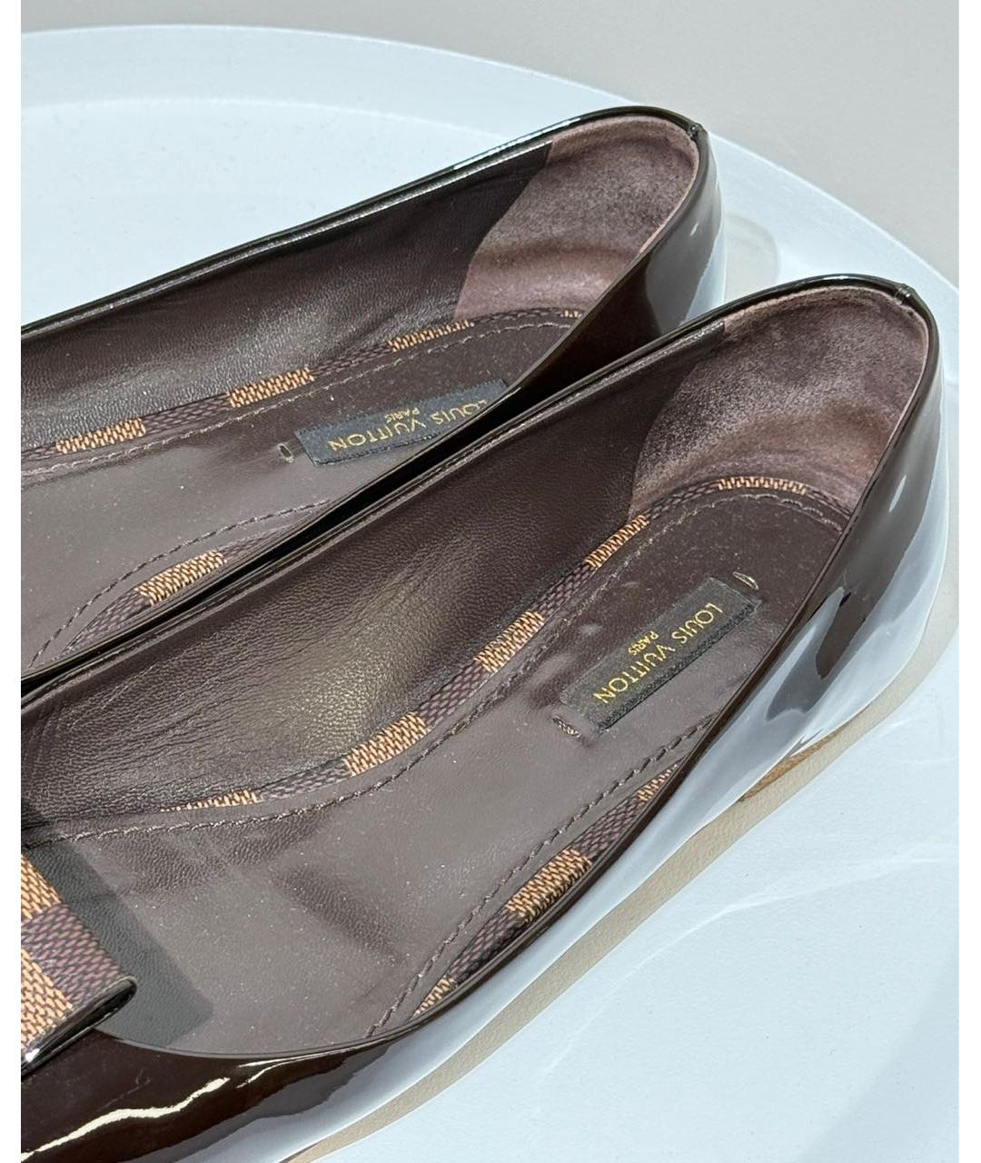 LOUIS VUITTON Коричневые балетки из лакированной кожи, фото 3