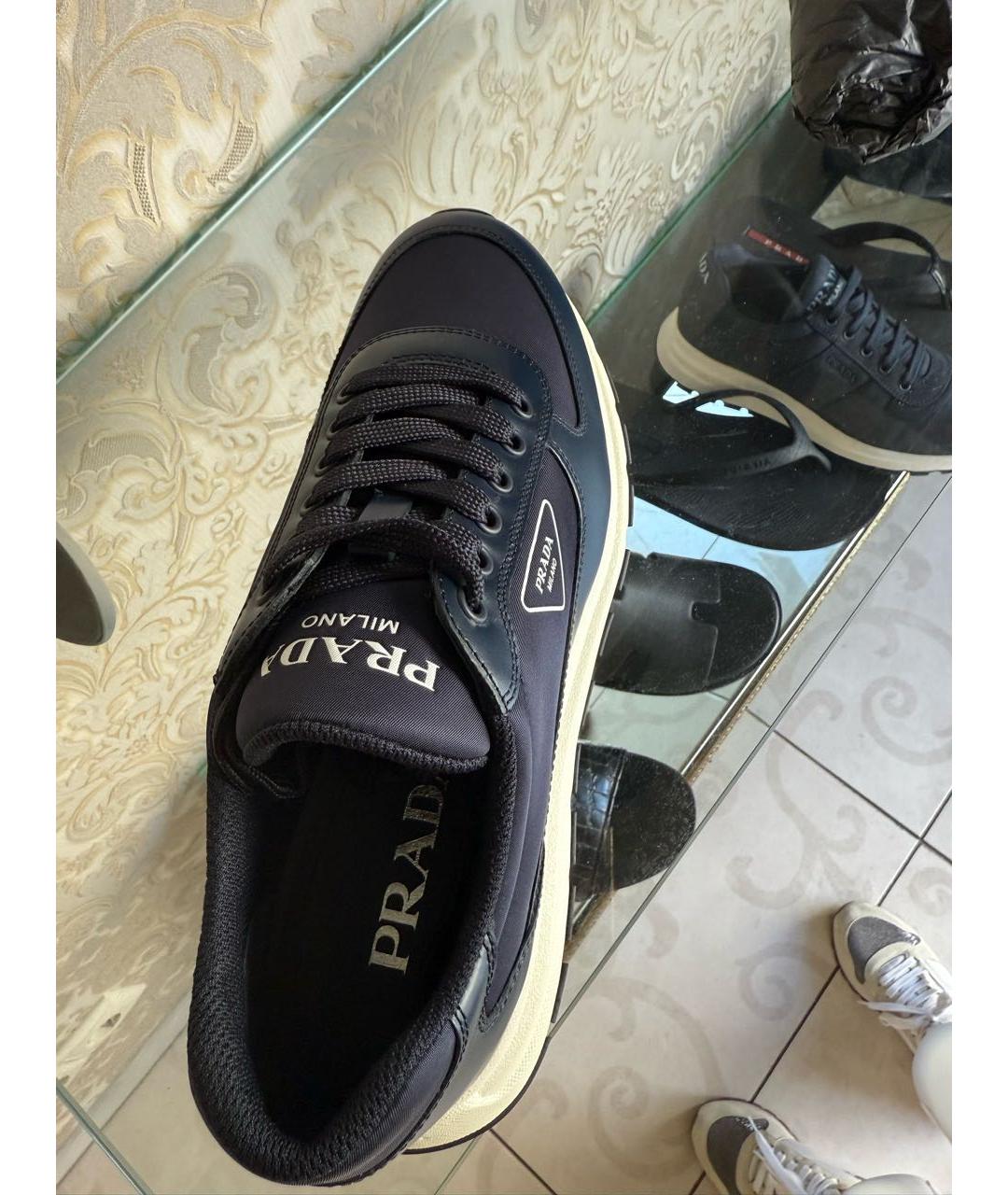 PRADA Темно-синие кожаные низкие кроссовки / кеды, фото 3