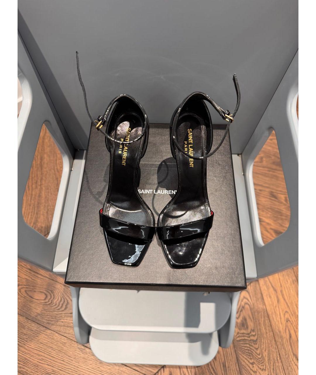 SAINT LAURENT Черные босоножки из лакированной кожи, фото 3