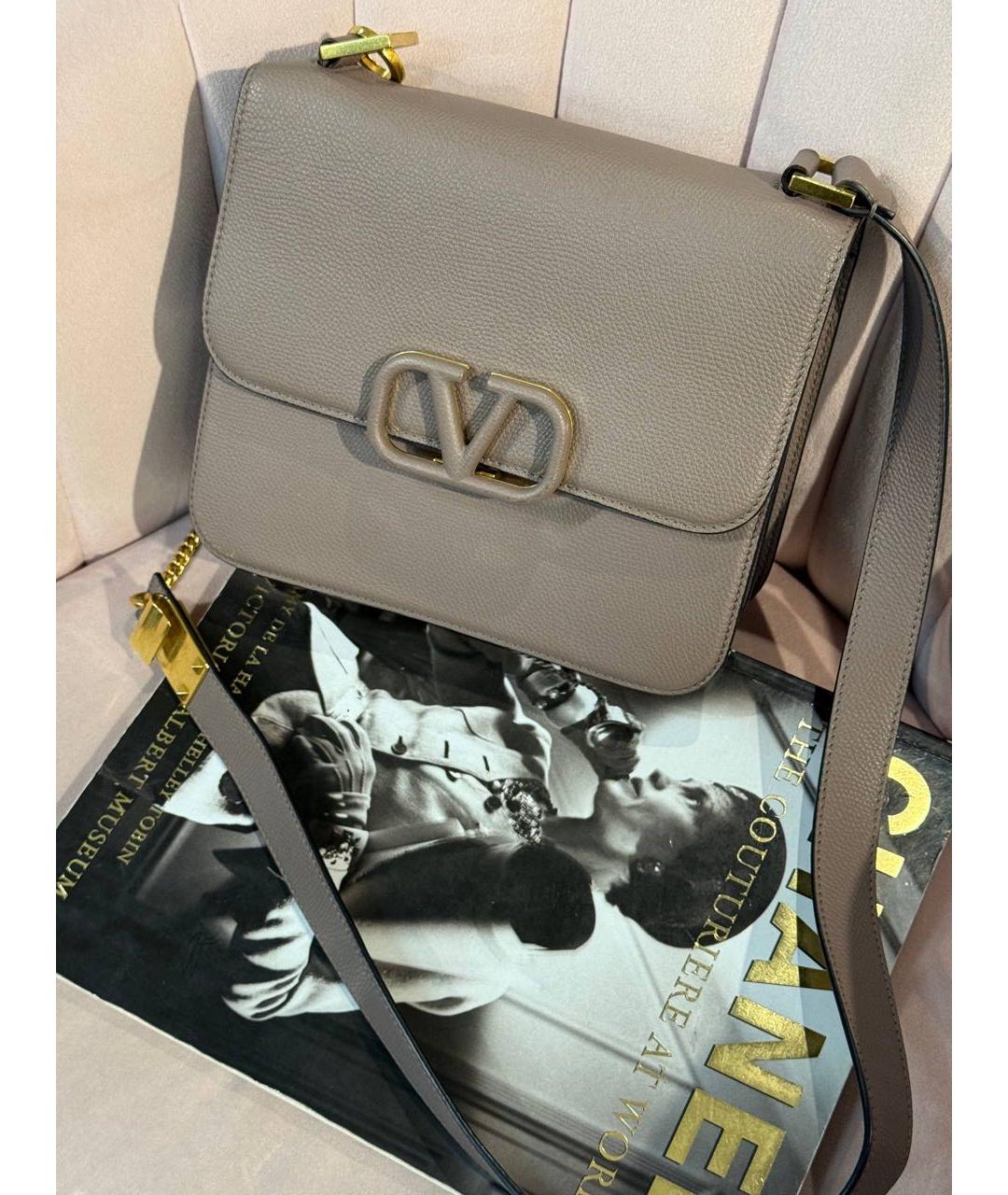 VALENTINO Бежевая кожаная сумка через плечо, фото 2