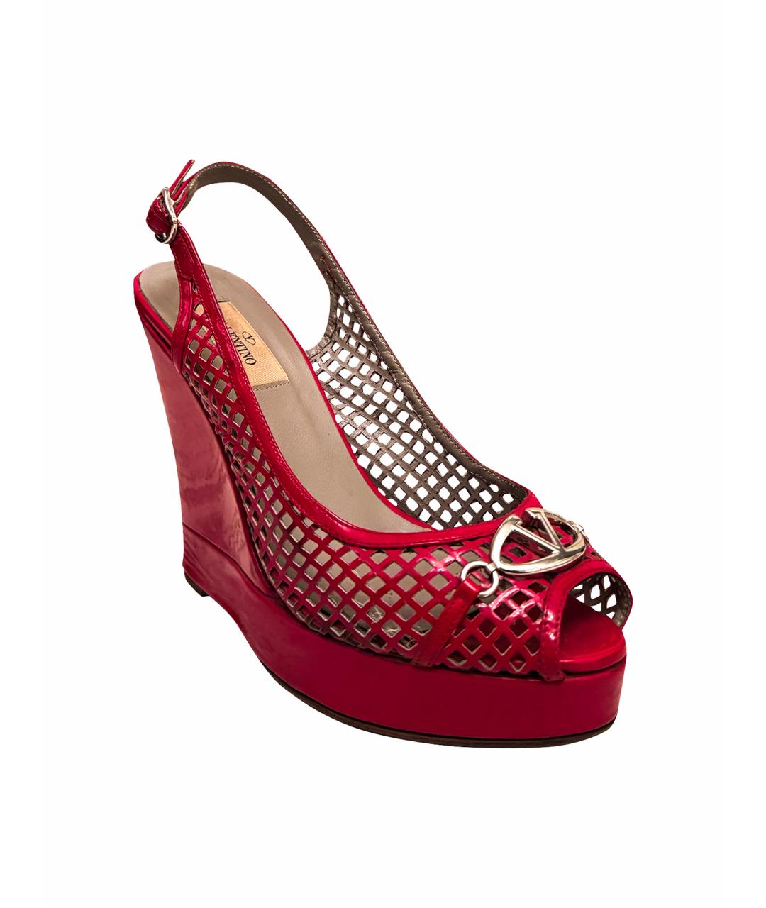 VALENTINO Красные босоножки из лакированной кожи, фото 1