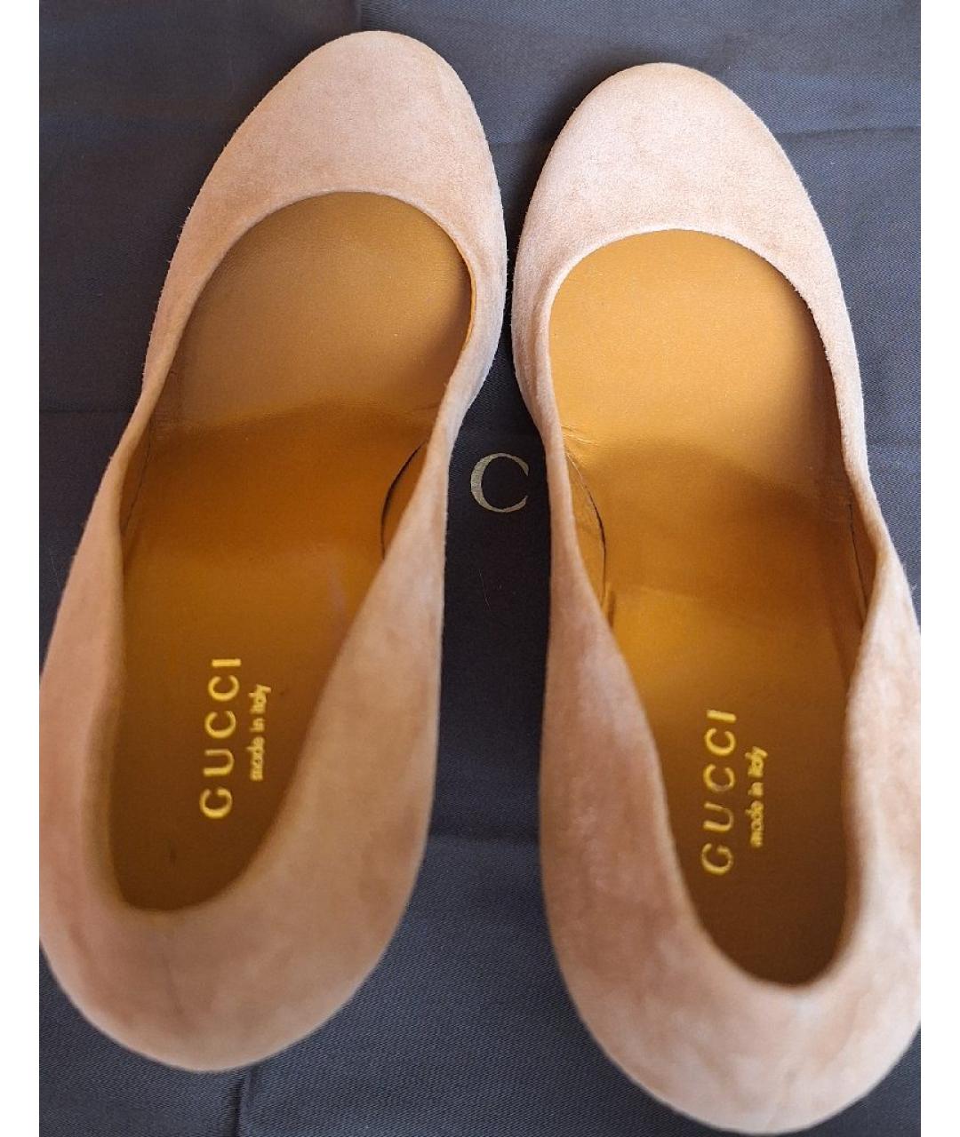 GUCCI Бежевые замшевые туфли, фото 3