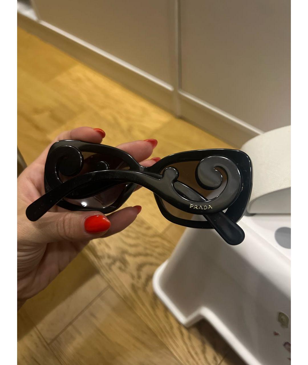 PRADA Черные пластиковые солнцезащитные очки, фото 5