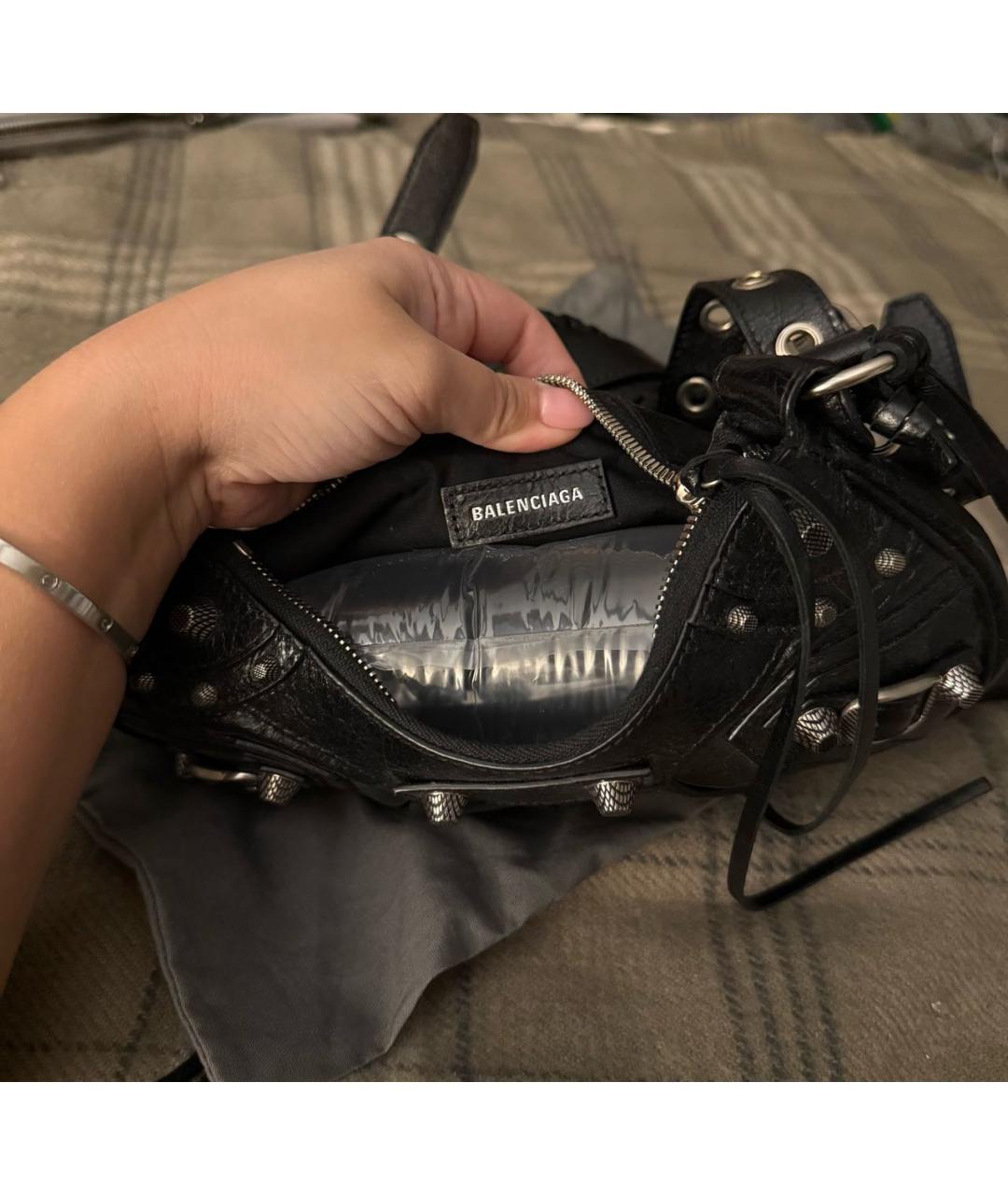 BALENCIAGA Черная кожаная сумка через плечо, фото 3