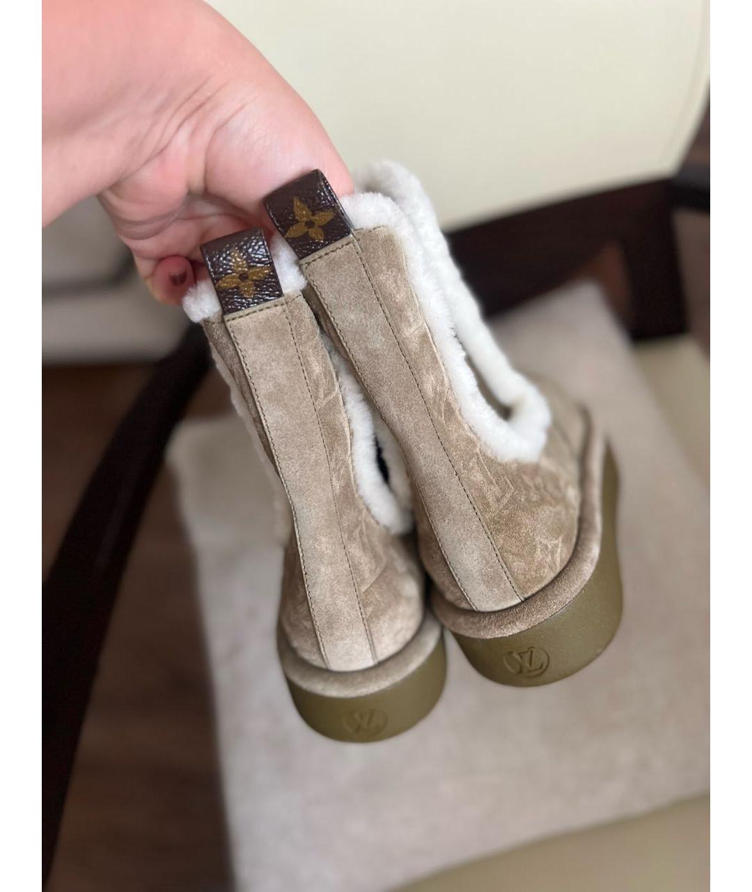 LOUIS VUITTON Бежевые замшевые ботинки, фото 2