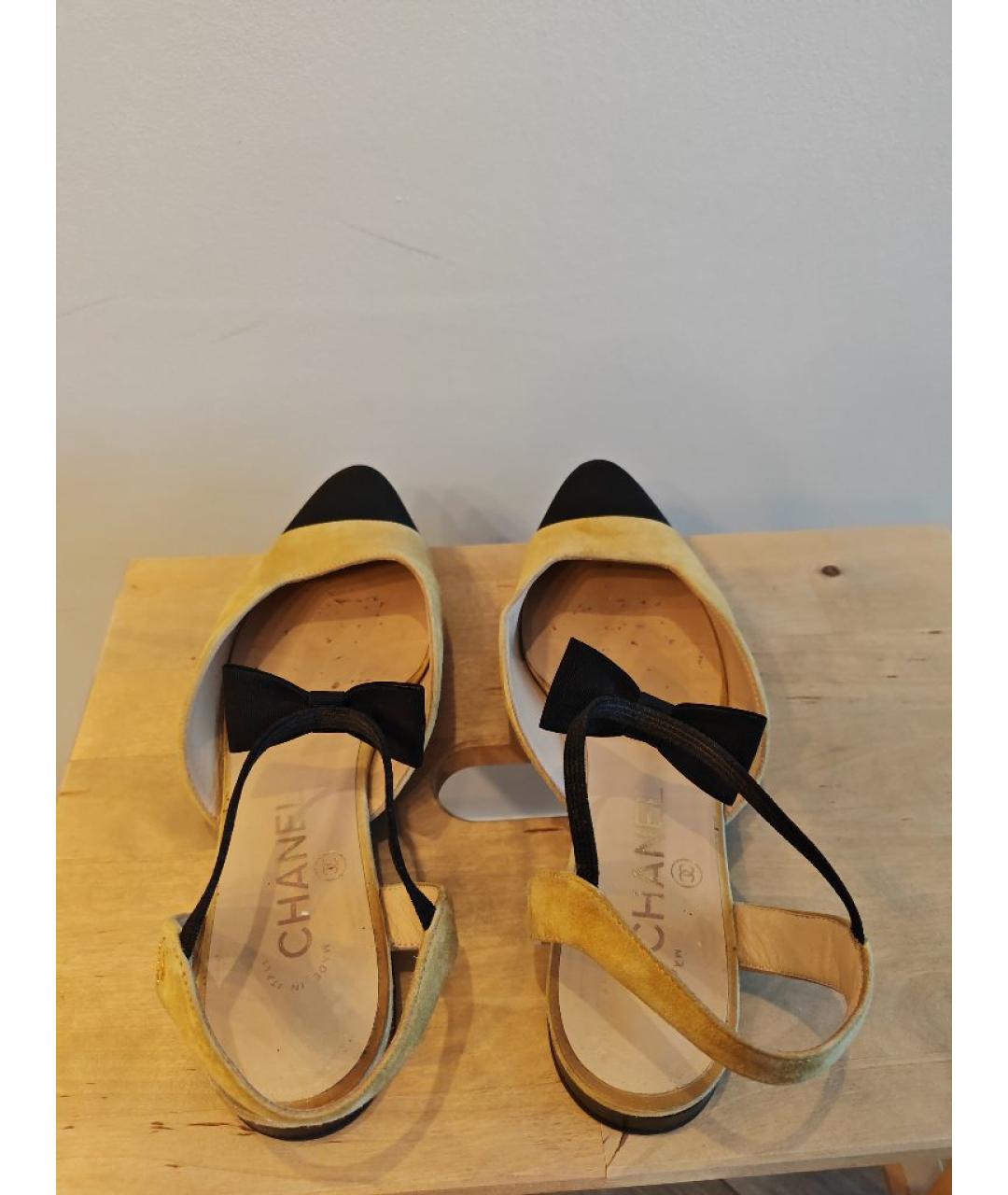 CHANEL Бежевые замшевые балетки, фото 3