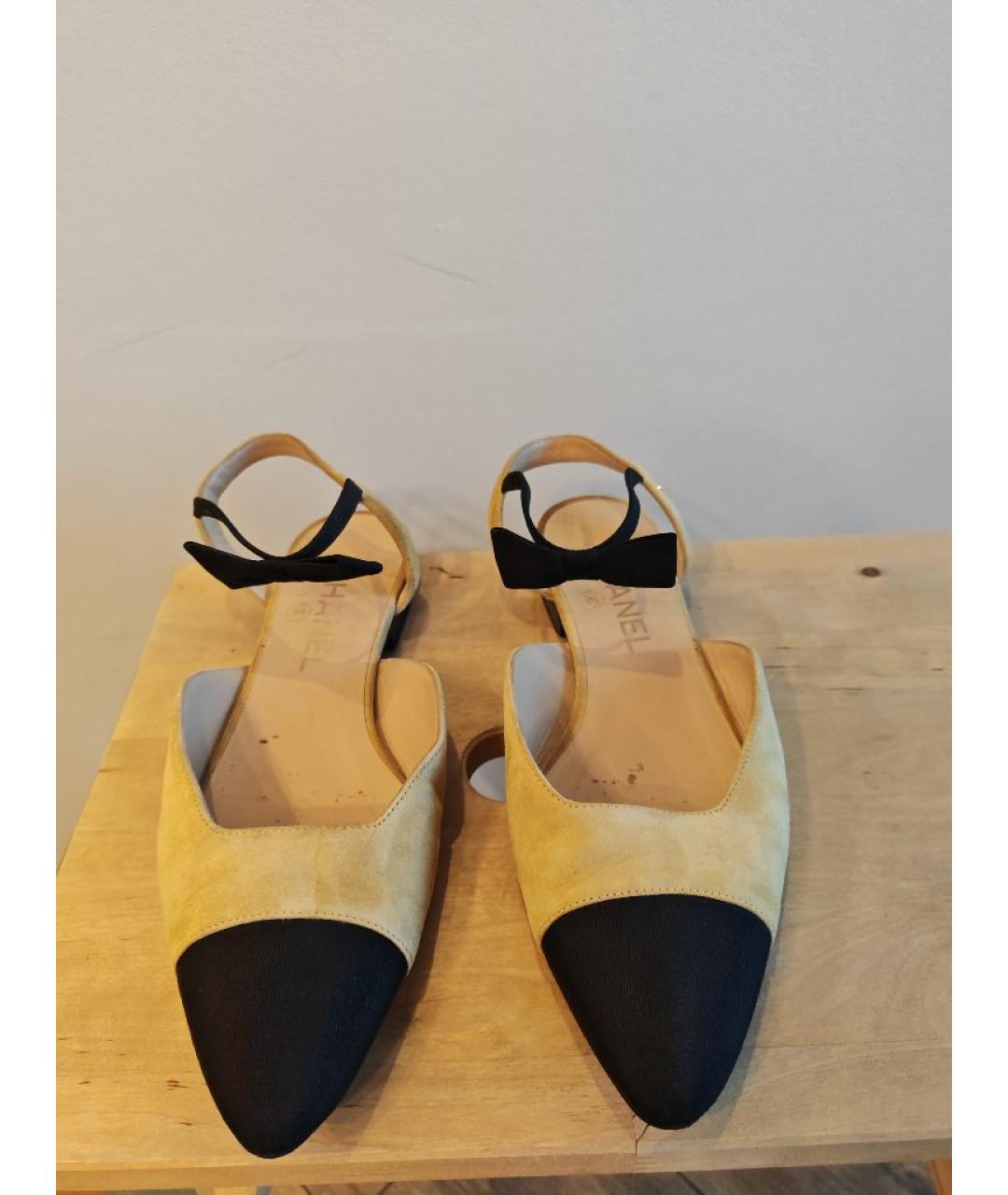 CHANEL Бежевые замшевые балетки, фото 2