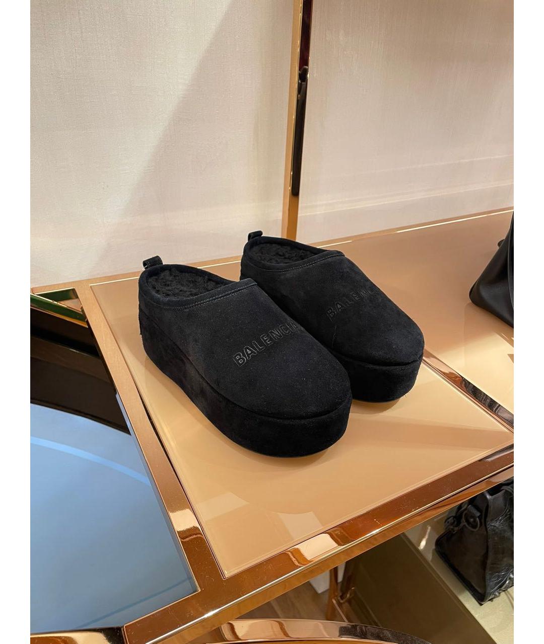 BALENCIAGA Черные замшевые сабо, фото 4