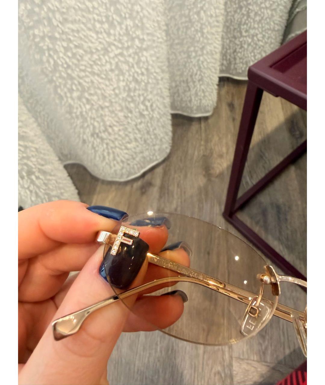 FENDI Бежевые металлические солнцезащитные очки, фото 3