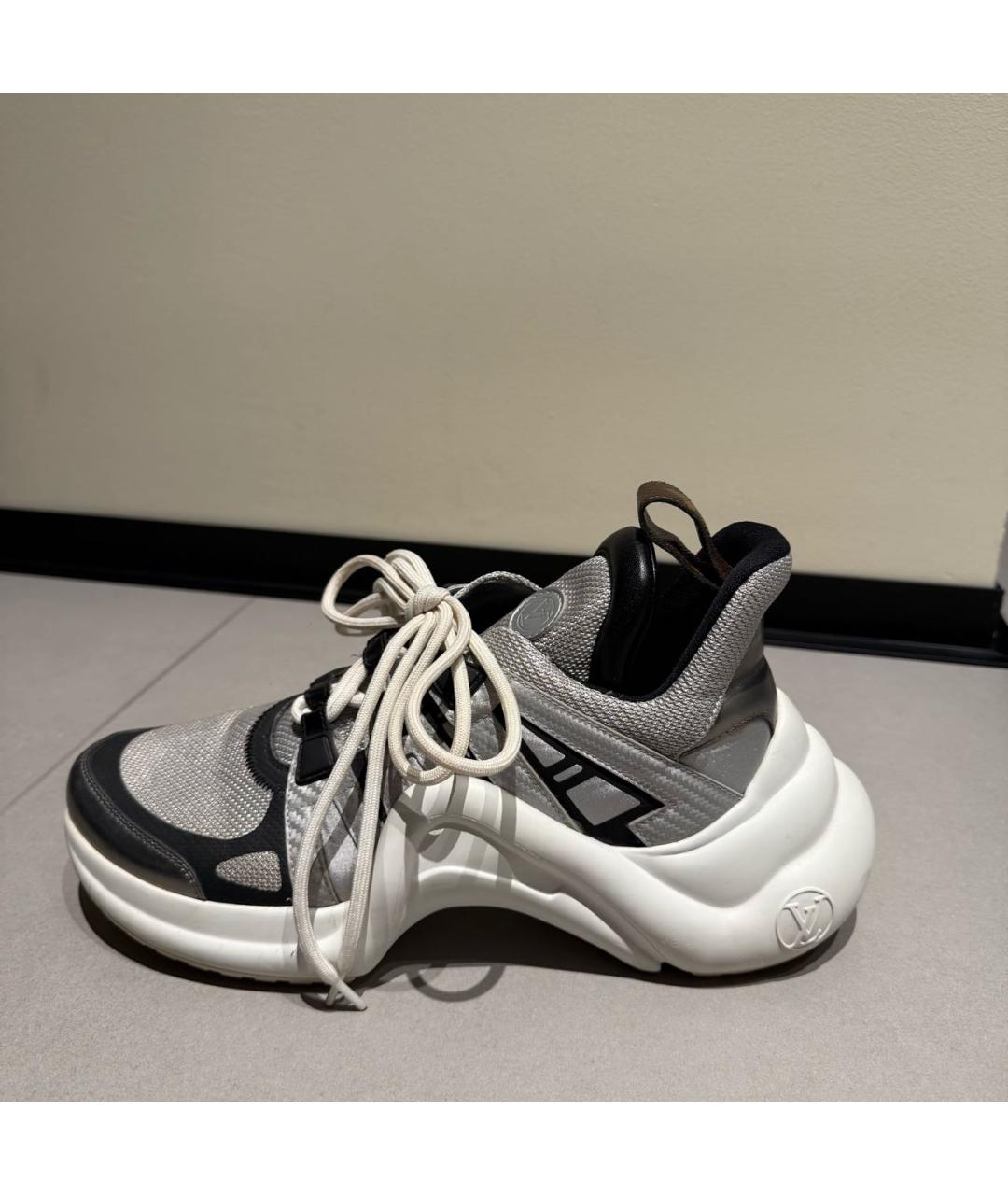 LOUIS VUITTON Серебряные кожаные кроссовки, фото 2