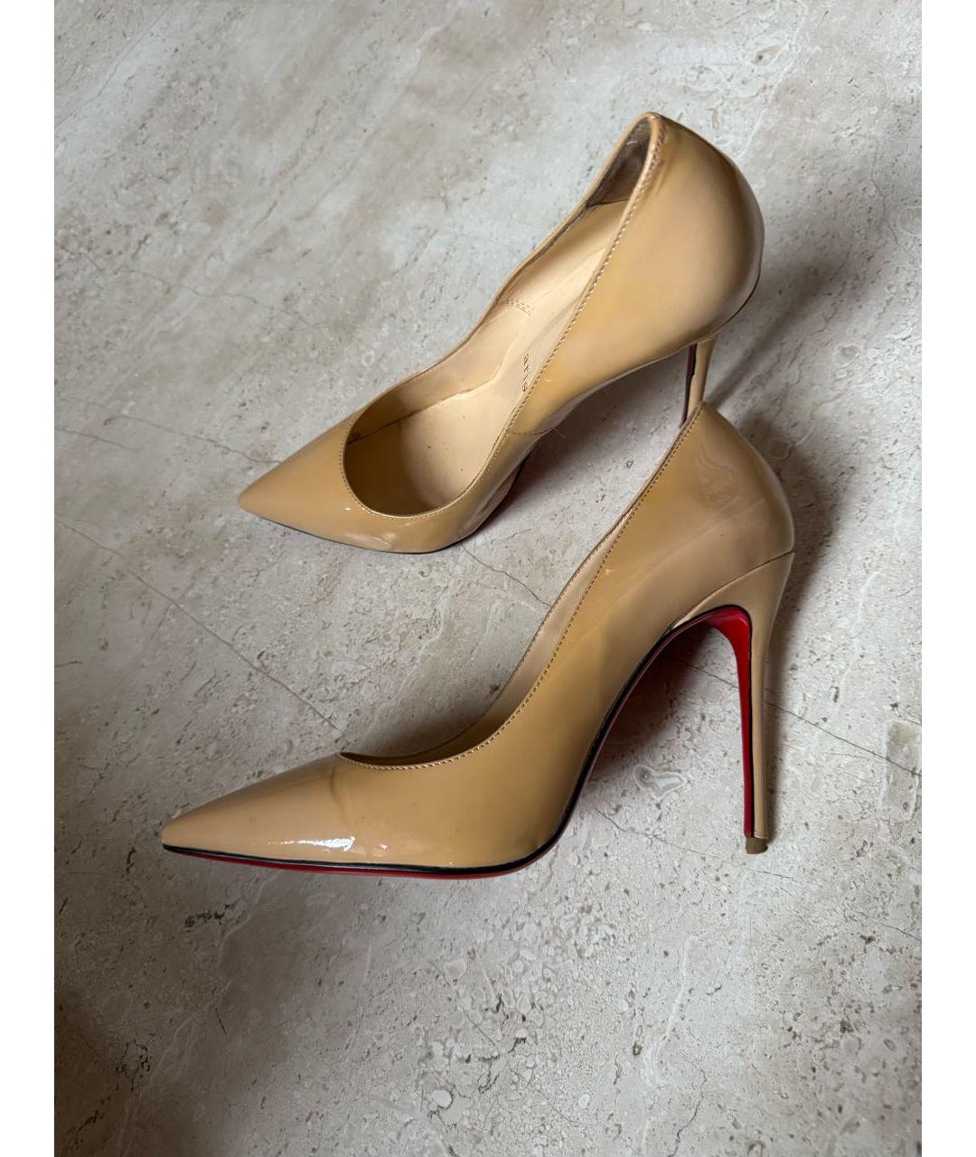 CHRISTIAN LOUBOUTIN Бежевые туфли из лакированной кожи, фото 3