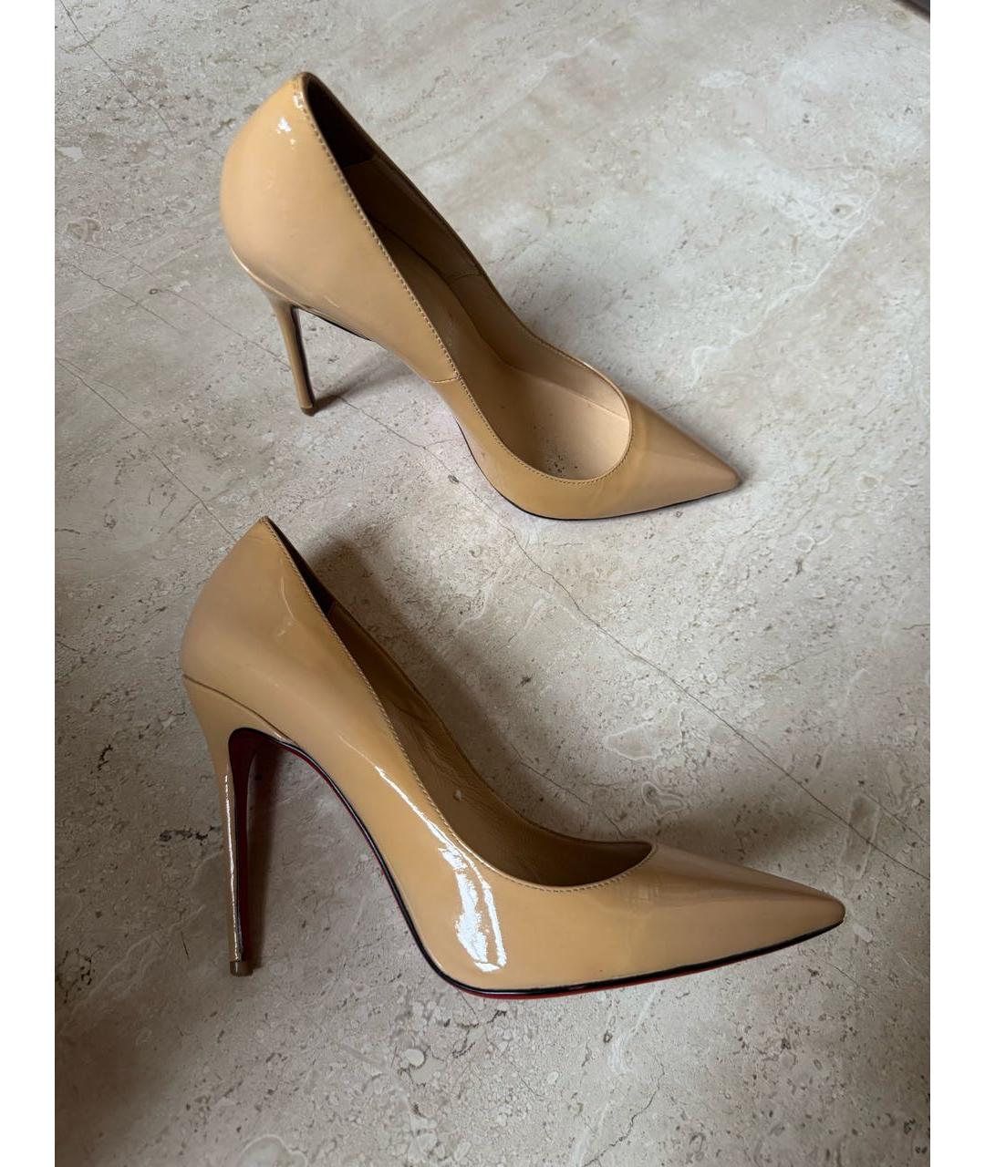 CHRISTIAN LOUBOUTIN Бежевые туфли из лакированной кожи, фото 7