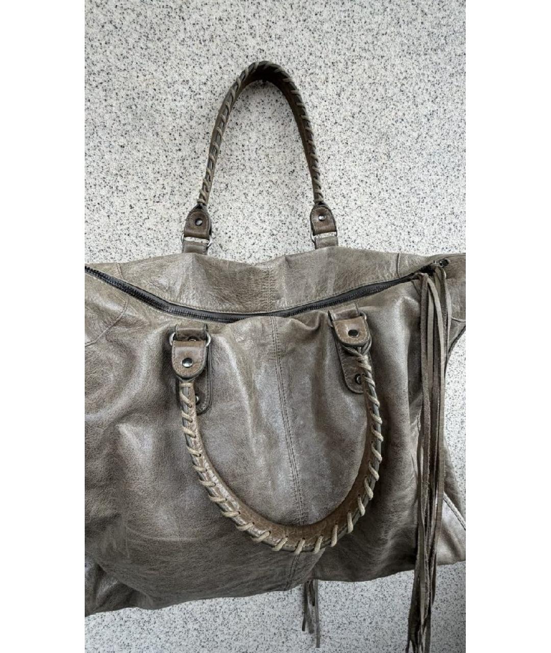 BALENCIAGA Кожаная сумка с короткими ручками, фото 5