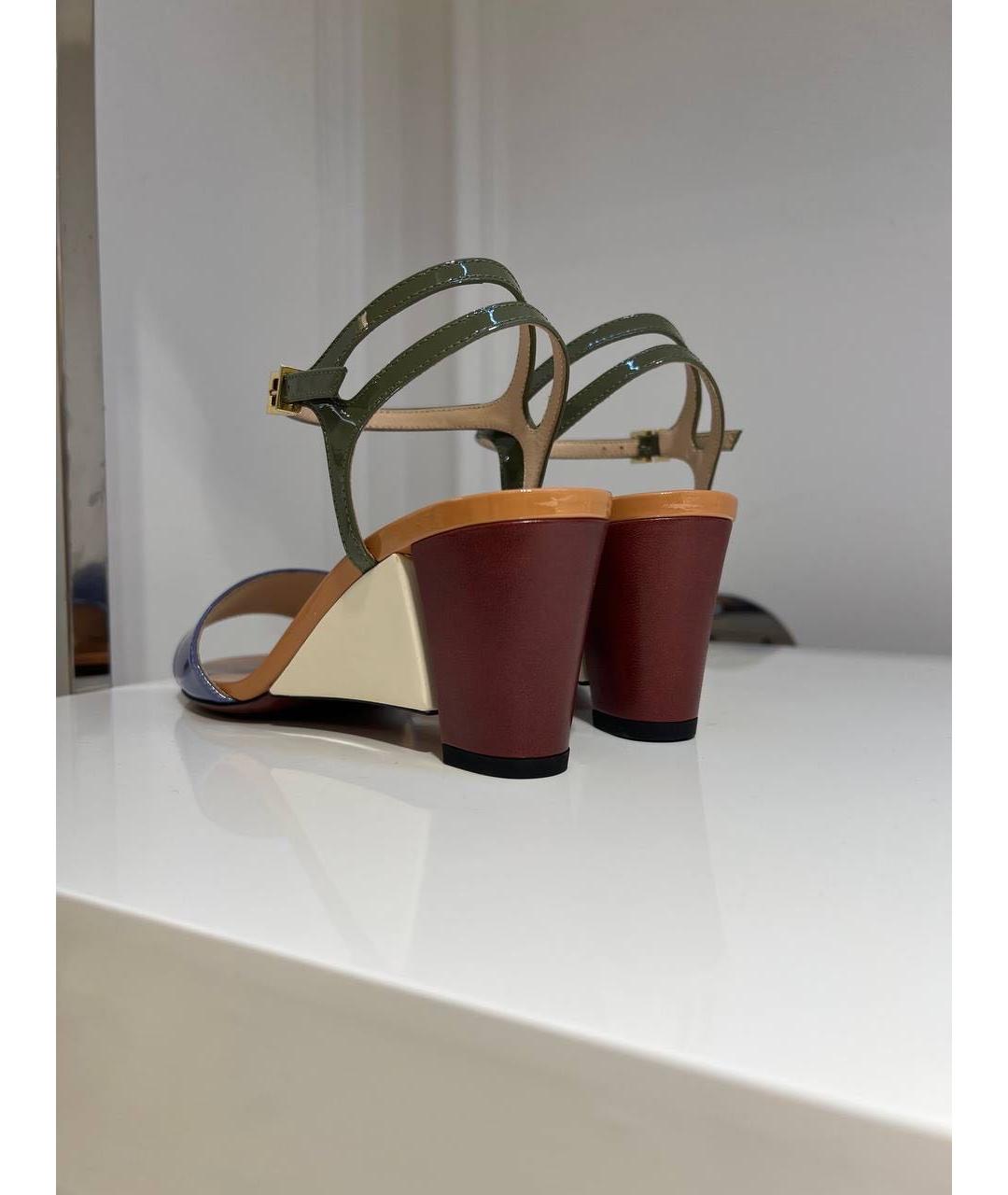 FENDI Мульти босоножки из лакированной кожи, фото 3