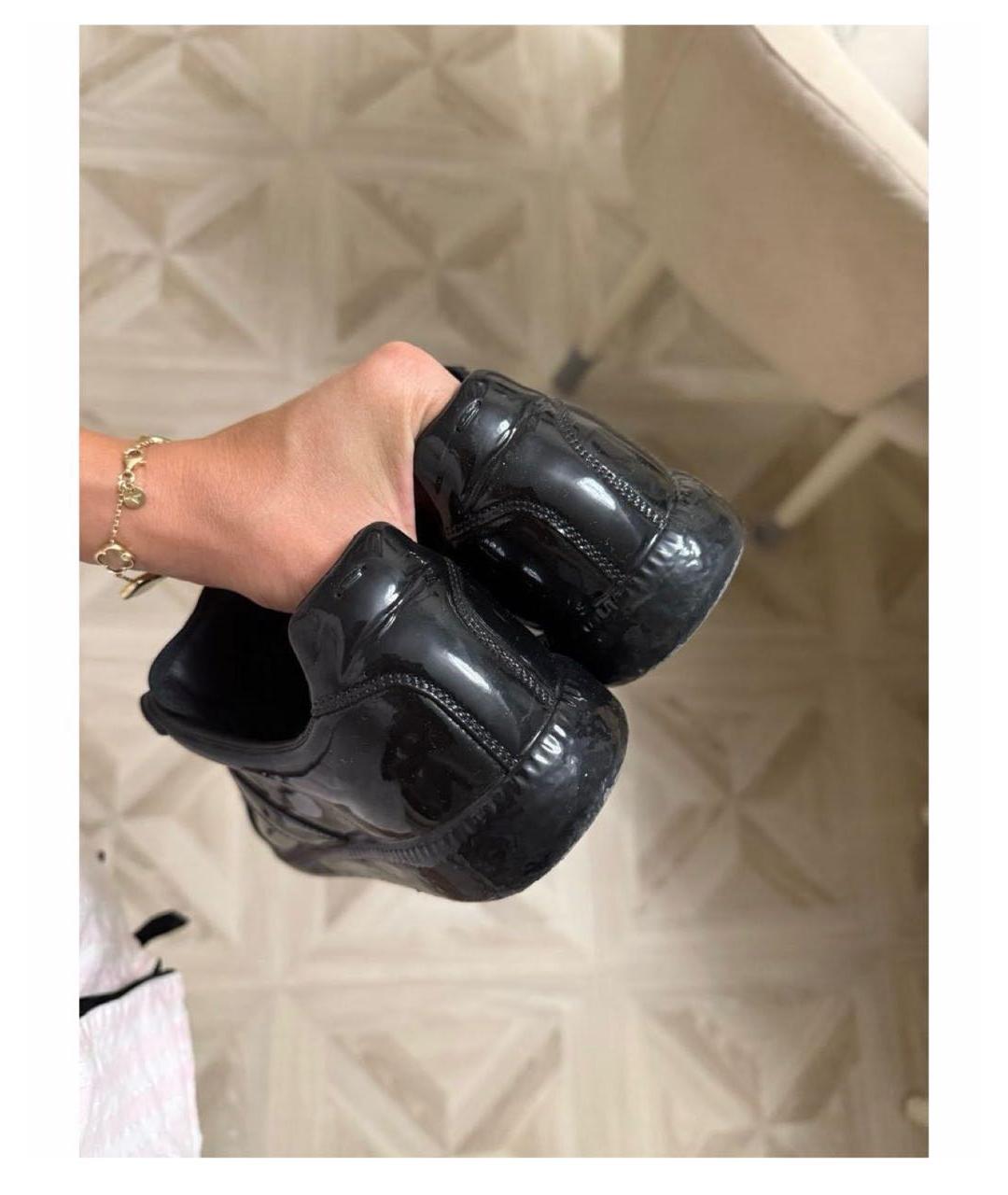 MAISON MARGIELA Черные кеды из лакированной кожи, фото 4