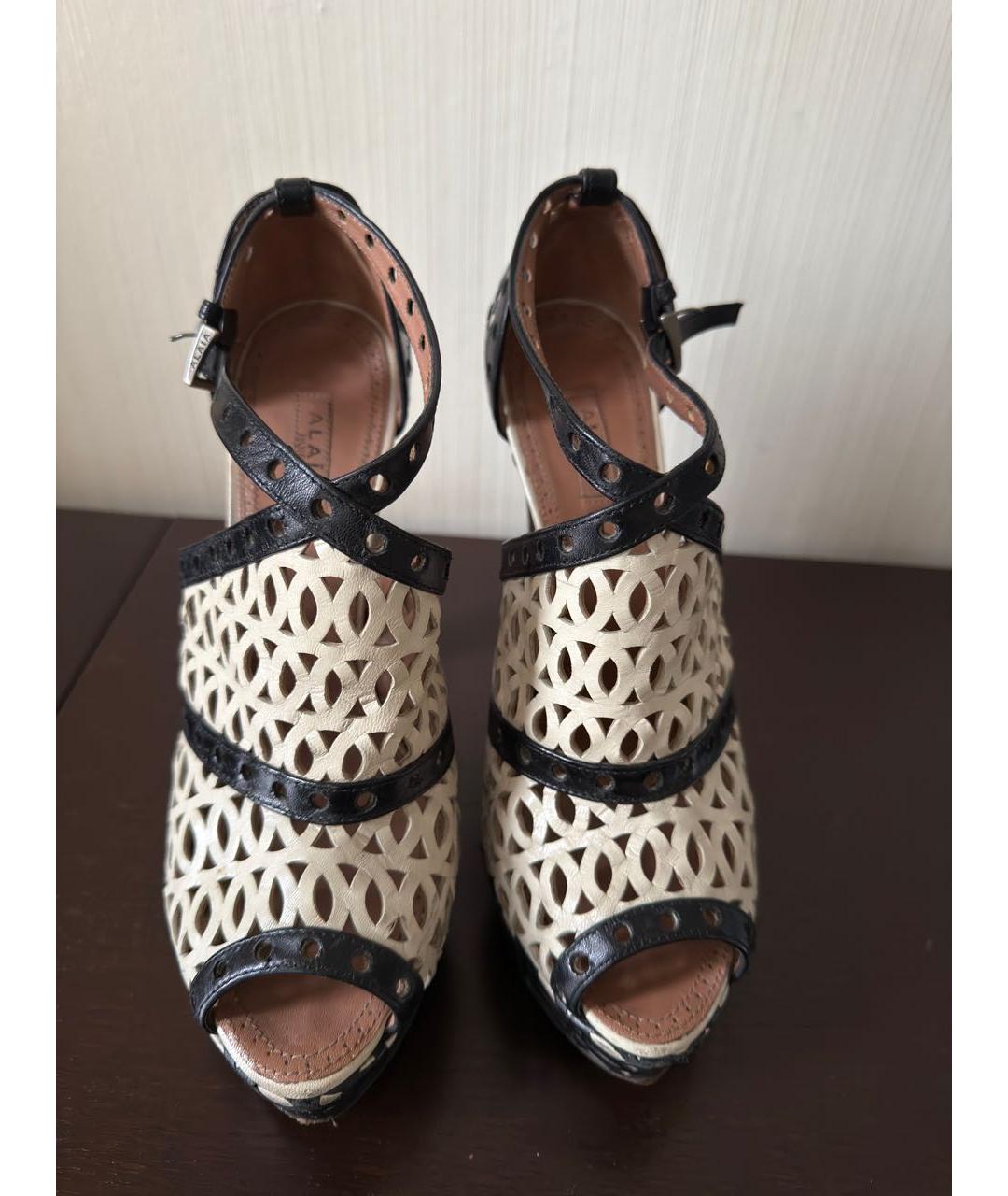 ALAIA Белые кожаные босоножки, фото 2