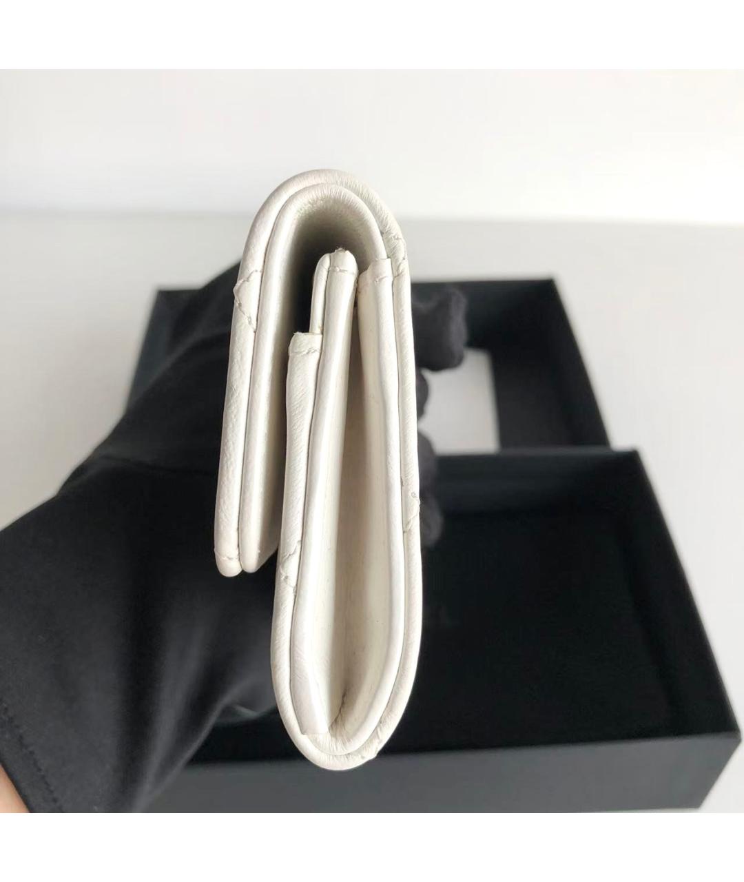 CHANEL Белый кожаный кошелек, фото 6