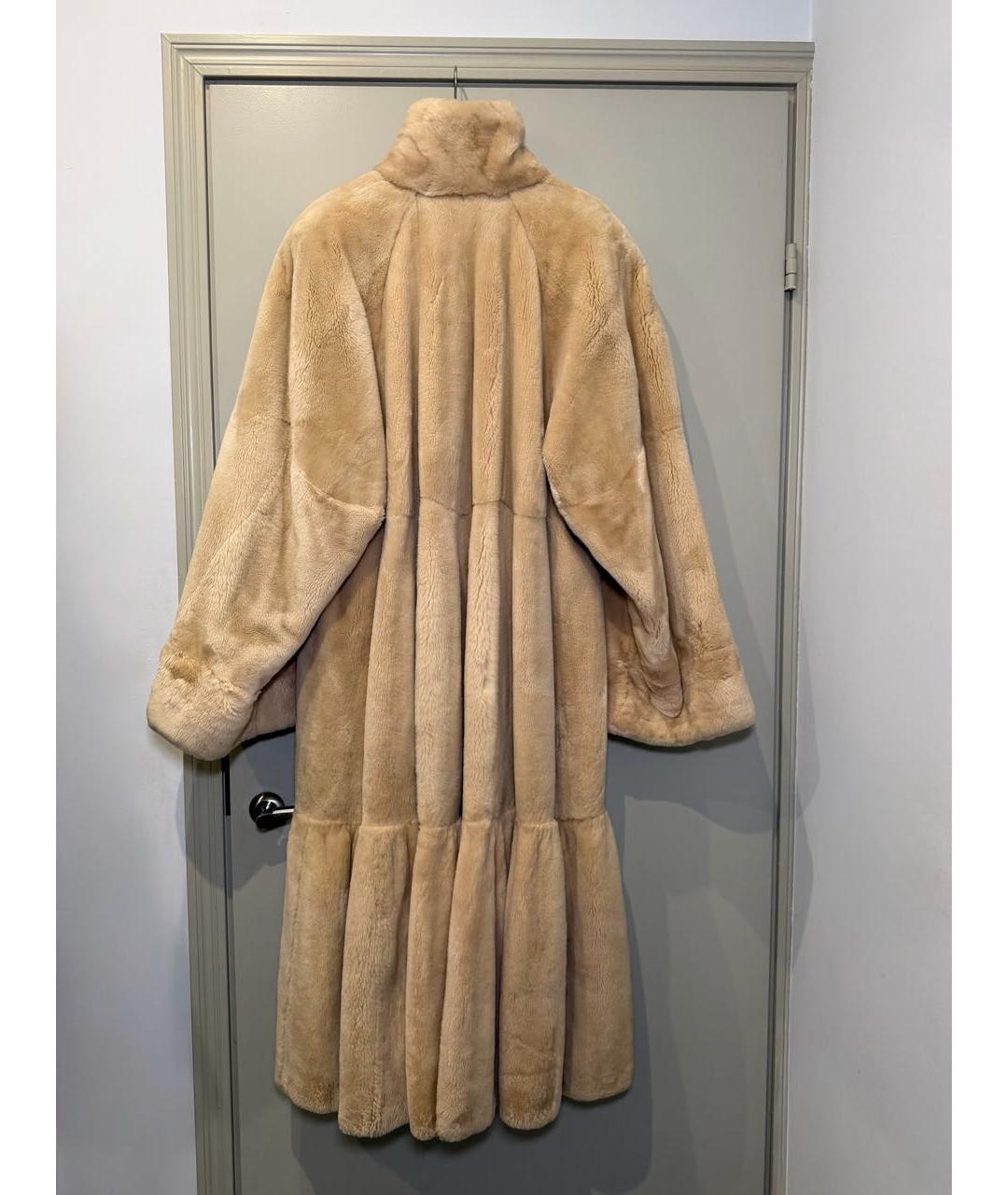 FENDI Бежевая меховая шуба, фото 2