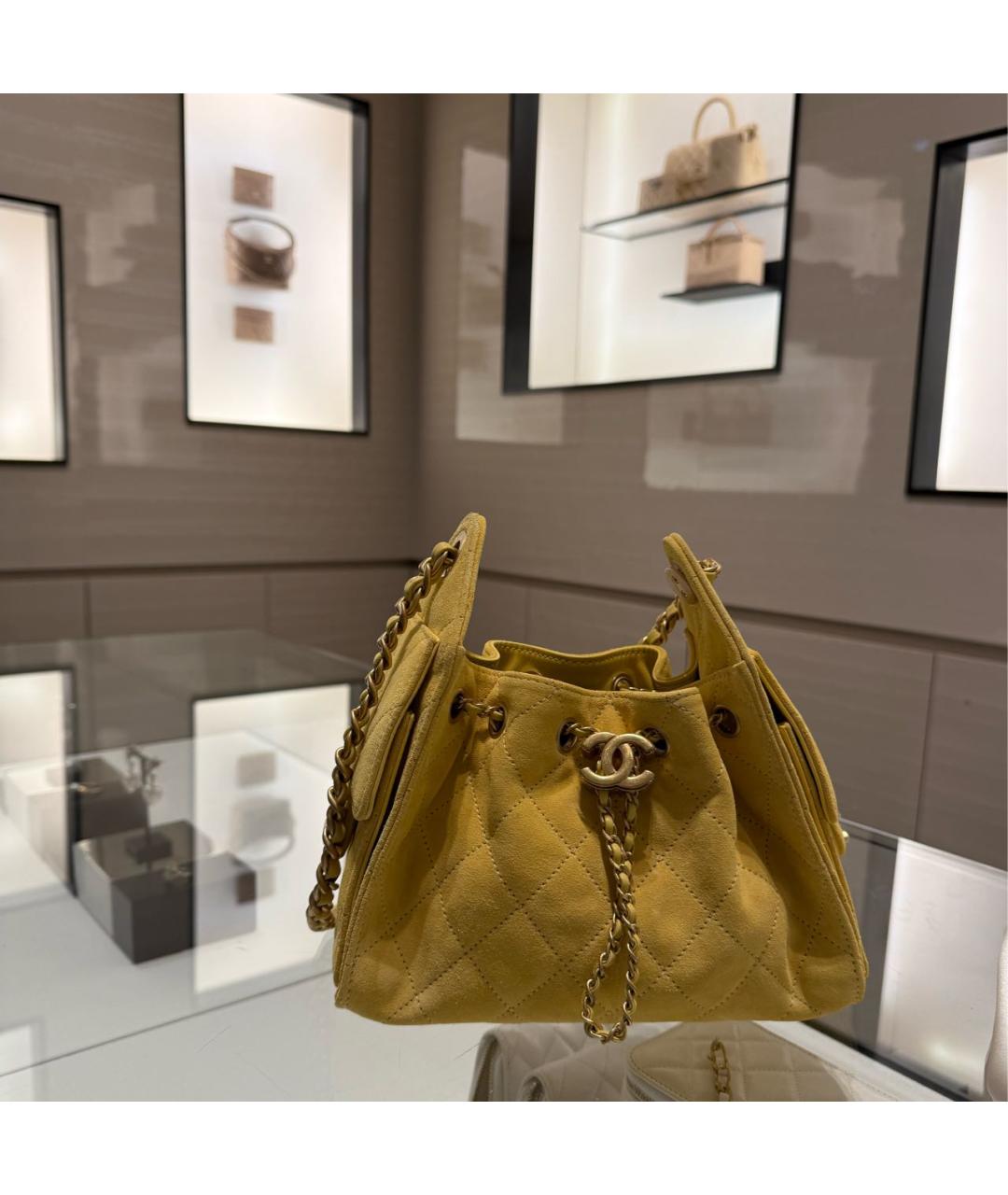 CHANEL Горчичная замшевая сумка через плечо, фото 3