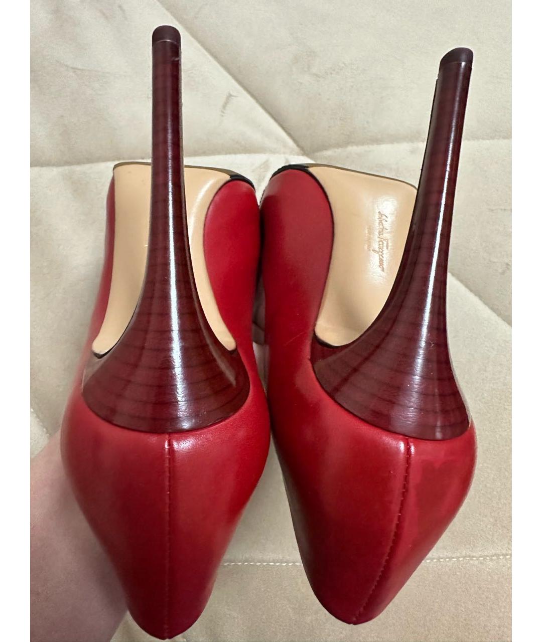 FERRAGAMO Красные кожаные туфли, фото 6
