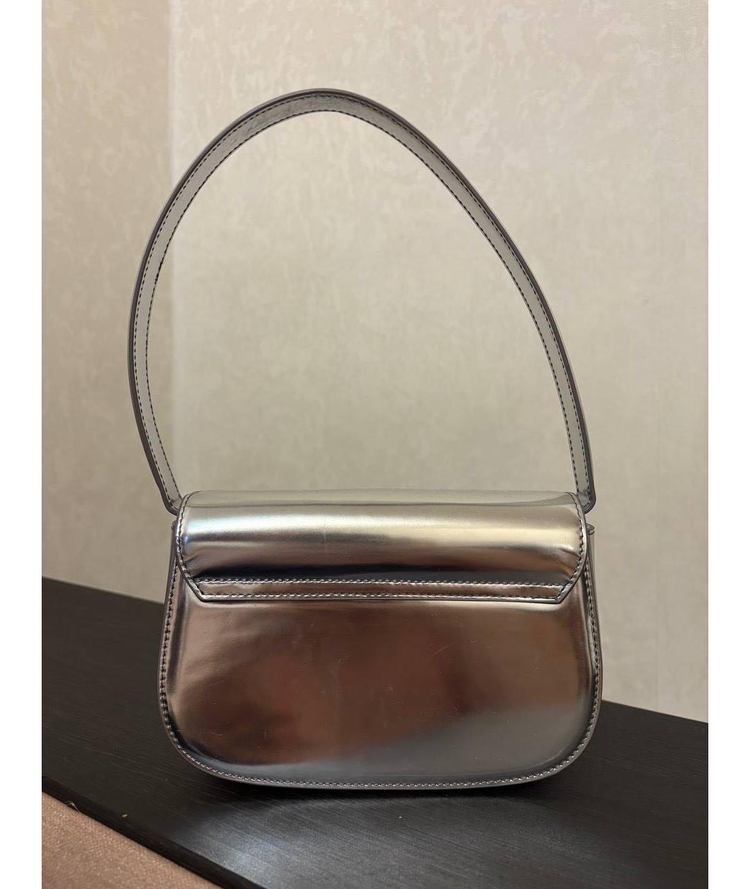 DIESEL Серебряная сумка с короткими ручками из лакированной кожи, фото 3