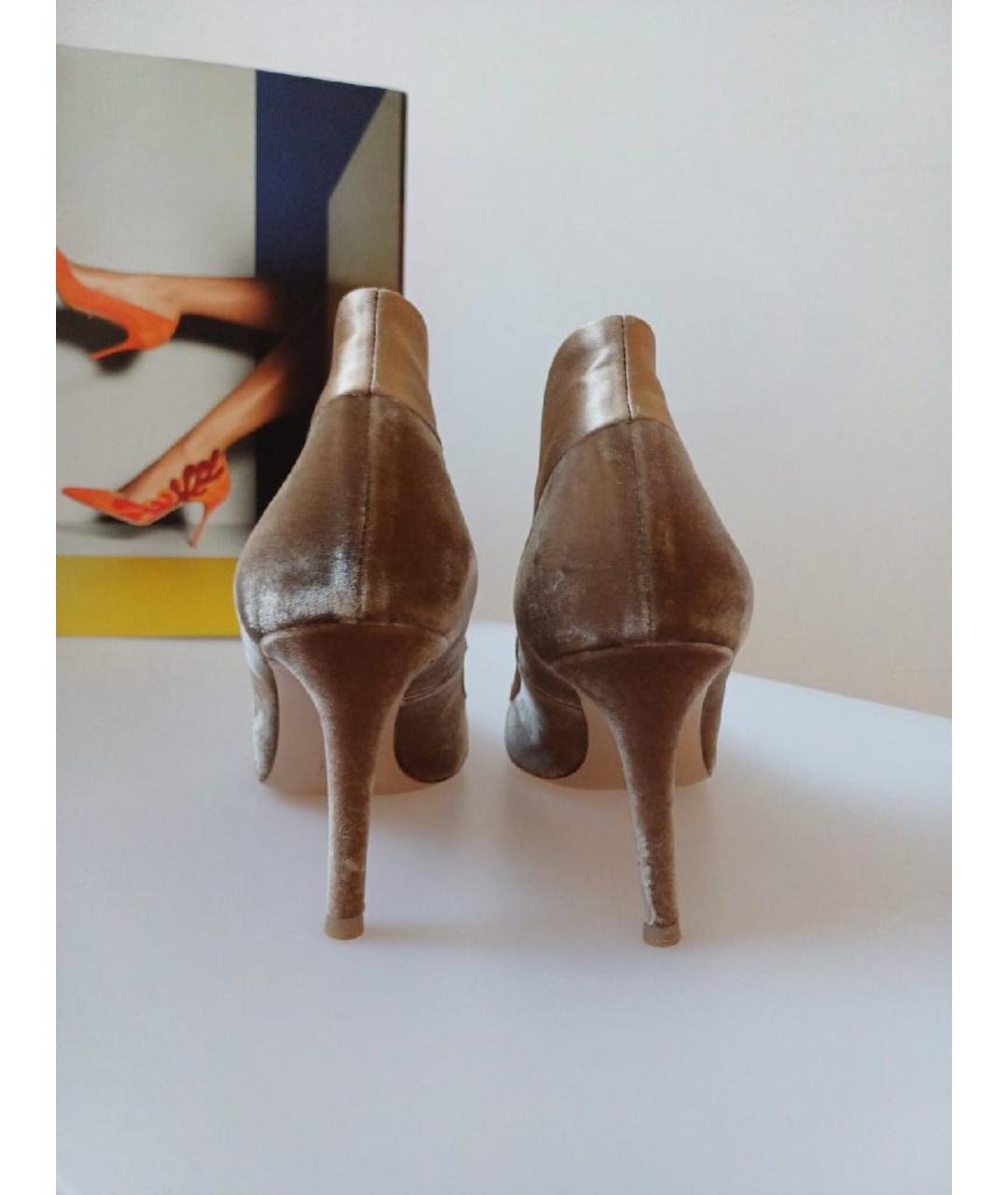 GIANVITO ROSSI Коричневые бархатные туфли, фото 6