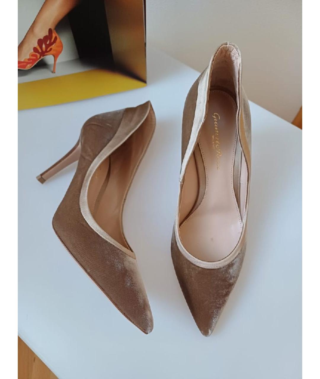 GIANVITO ROSSI Коричневые бархатные туфли, фото 3