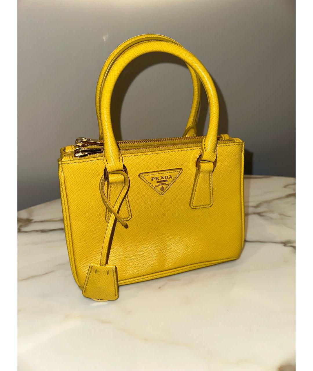 PRADA Горчичная кожаная сумка с короткими ручками, фото 2