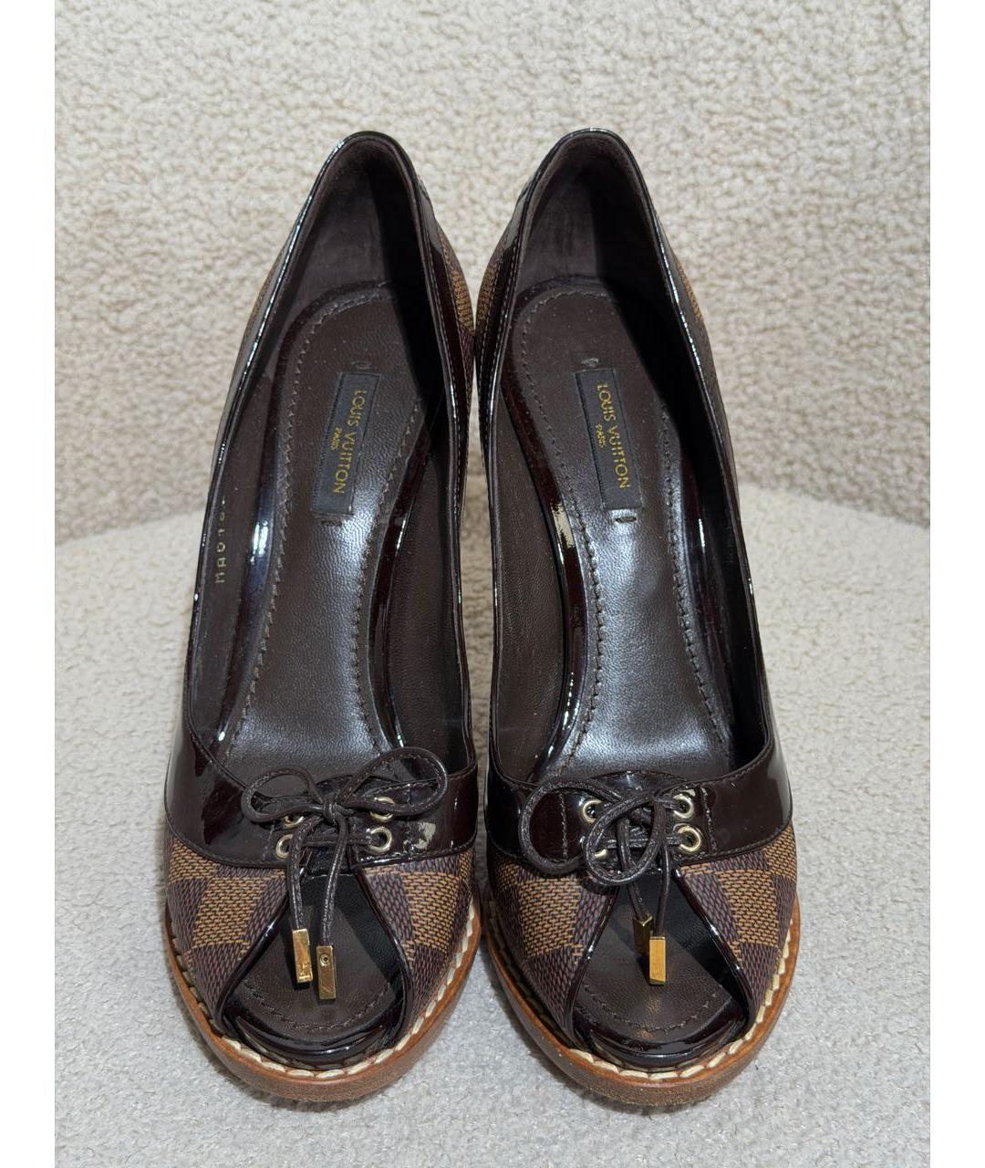 LOUIS VUITTON Коричневые кожаные босоножки, фото 2