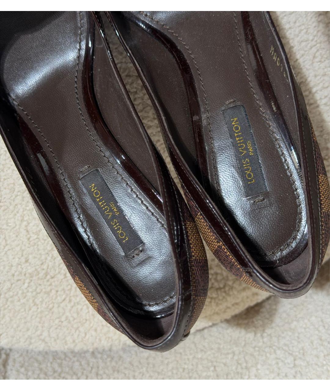 LOUIS VUITTON Коричневые кожаные босоножки, фото 3