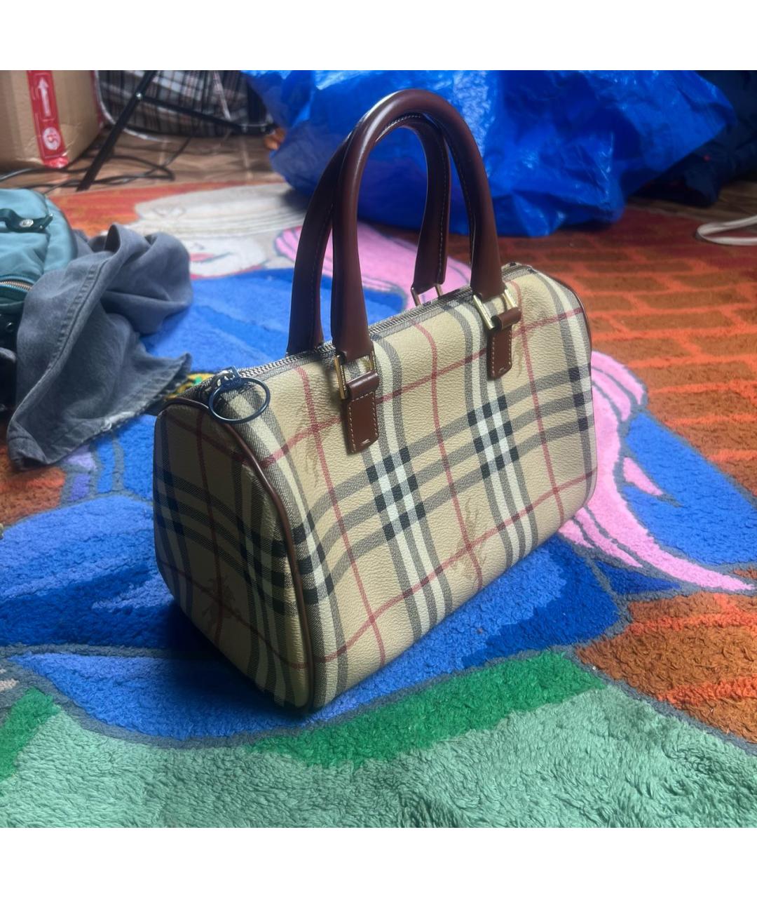 BURBERRY Бежевая кожаная сумка с короткими ручками, фото 2