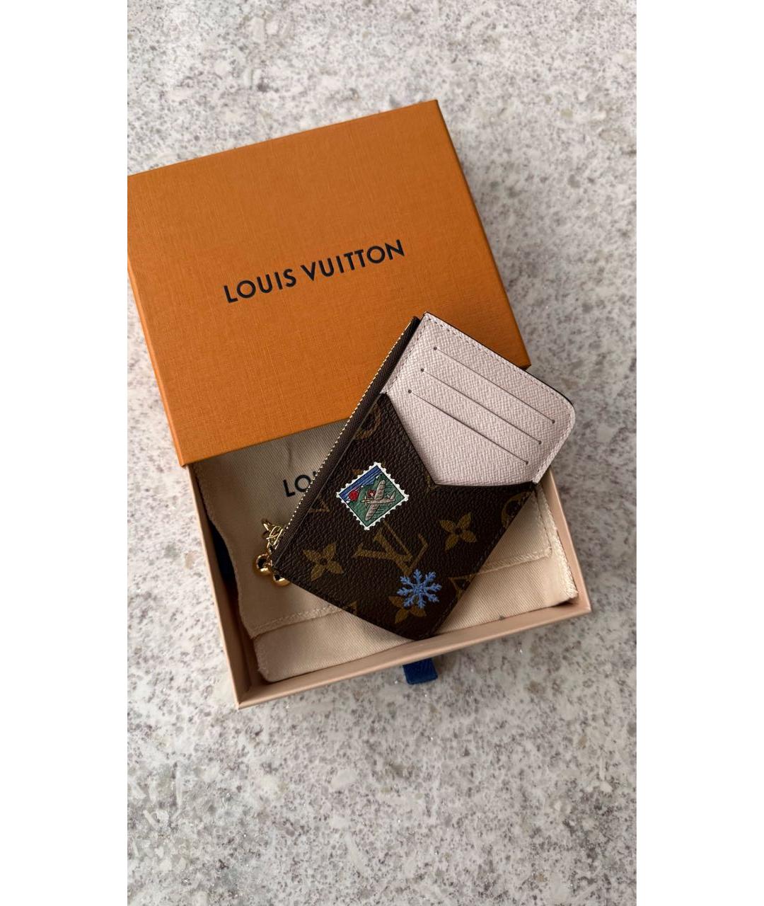 LOUIS VUITTON Коричневый кардхолдер, фото 2